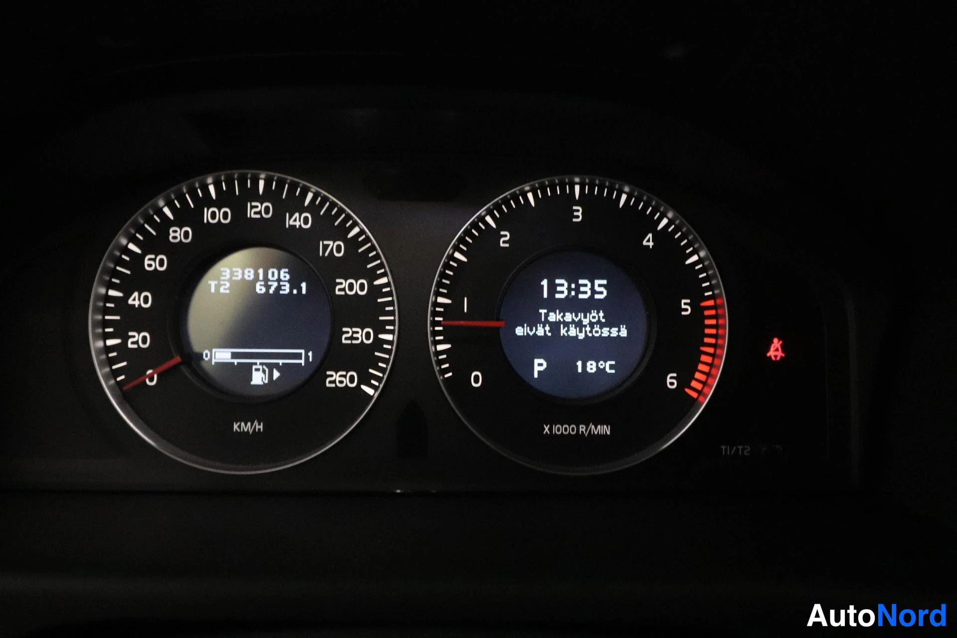 Musta Volvo V70 2008, yksityiskohta, kuva 26