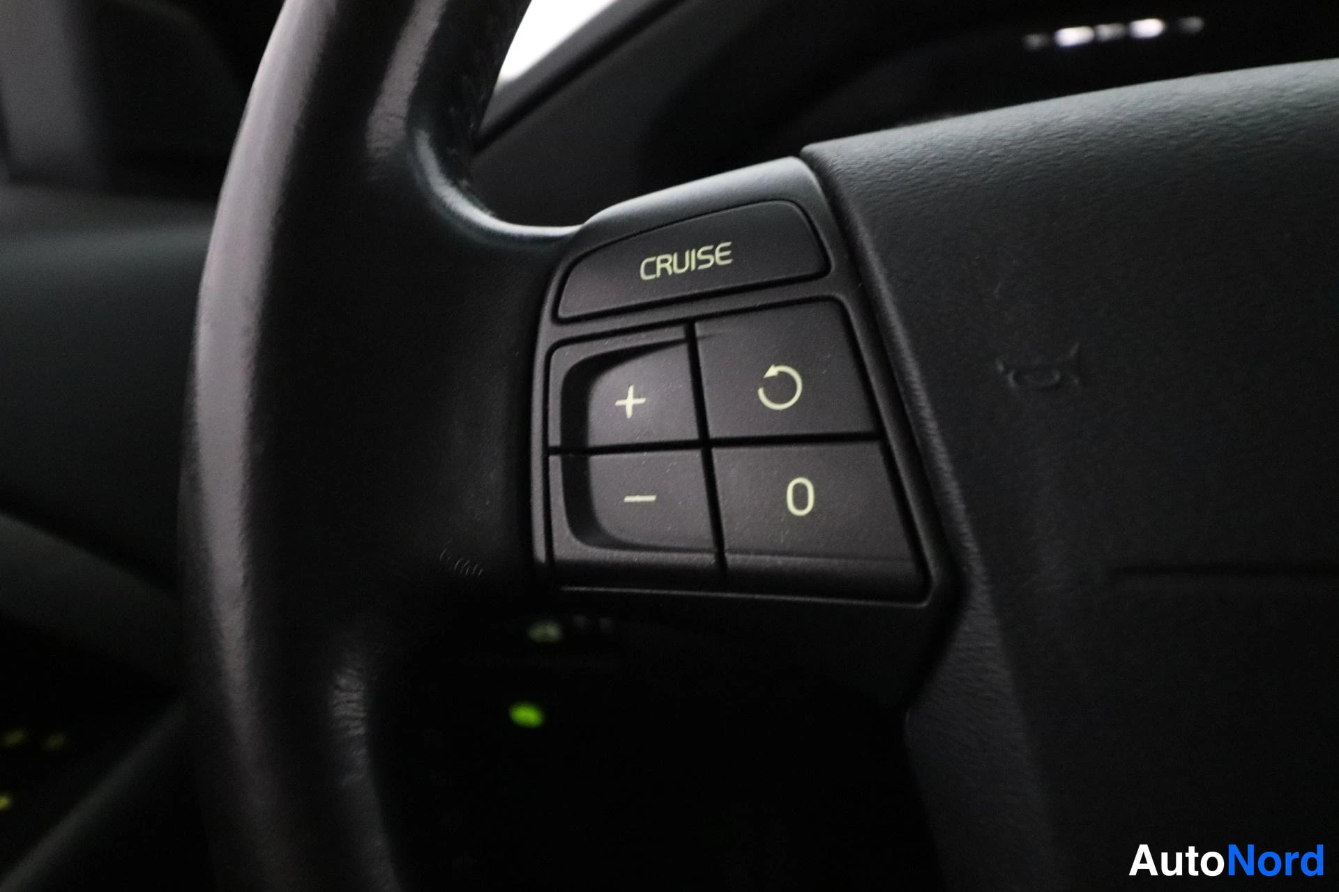 Musta Volvo V70 2008, yksityiskohta, kuva 15