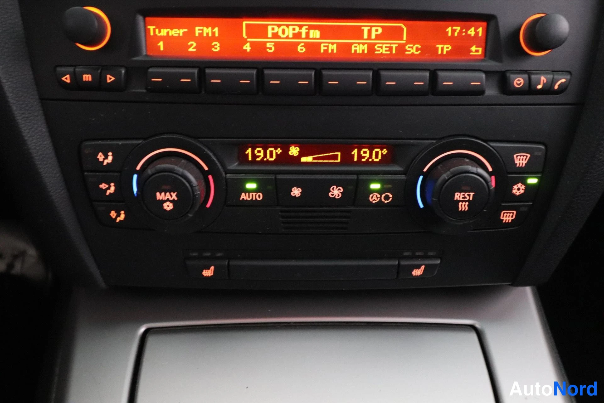 Grey BMW 330d 2006, detail, photo 20