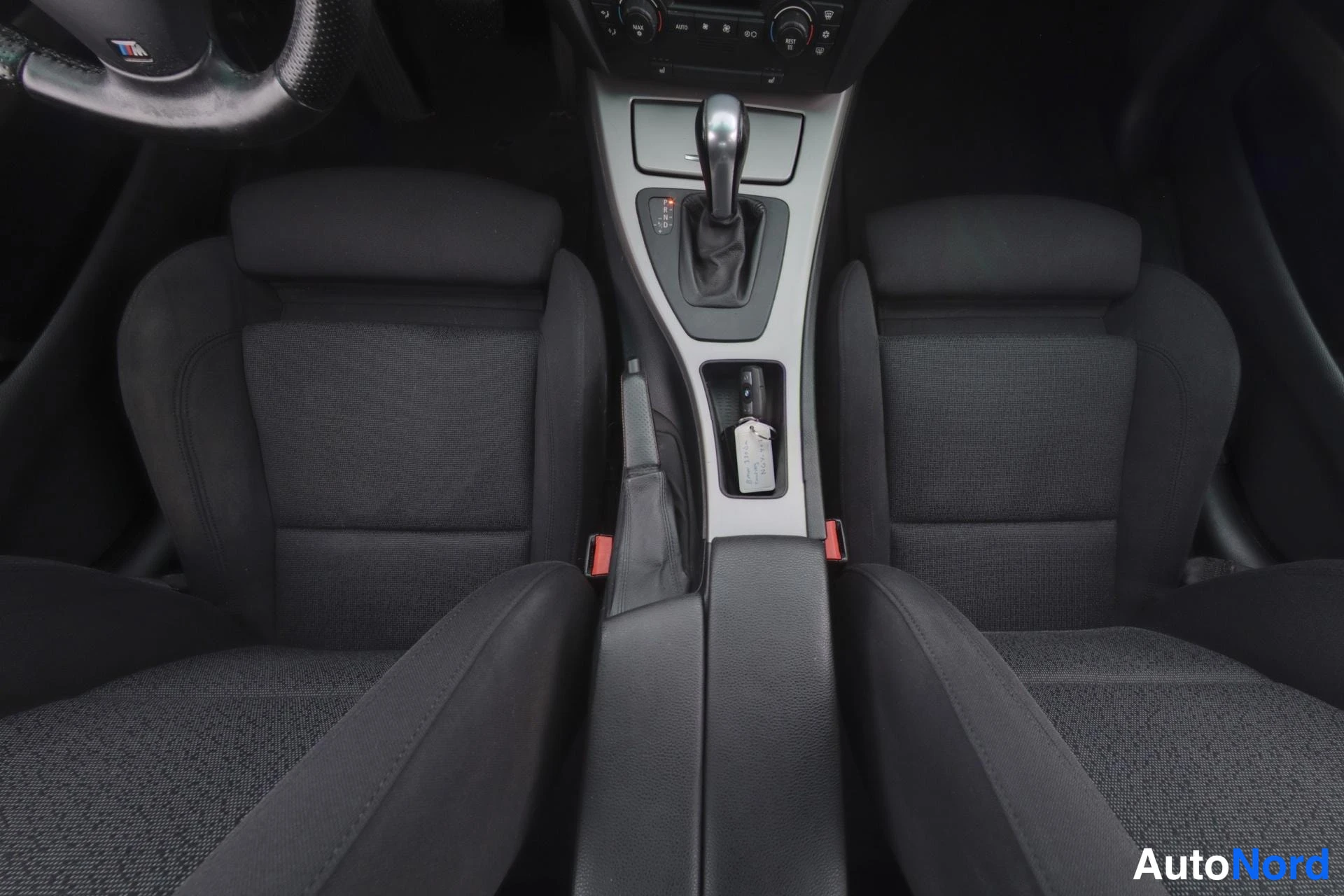 Grey BMW 330d 2006, front seats, photo 12