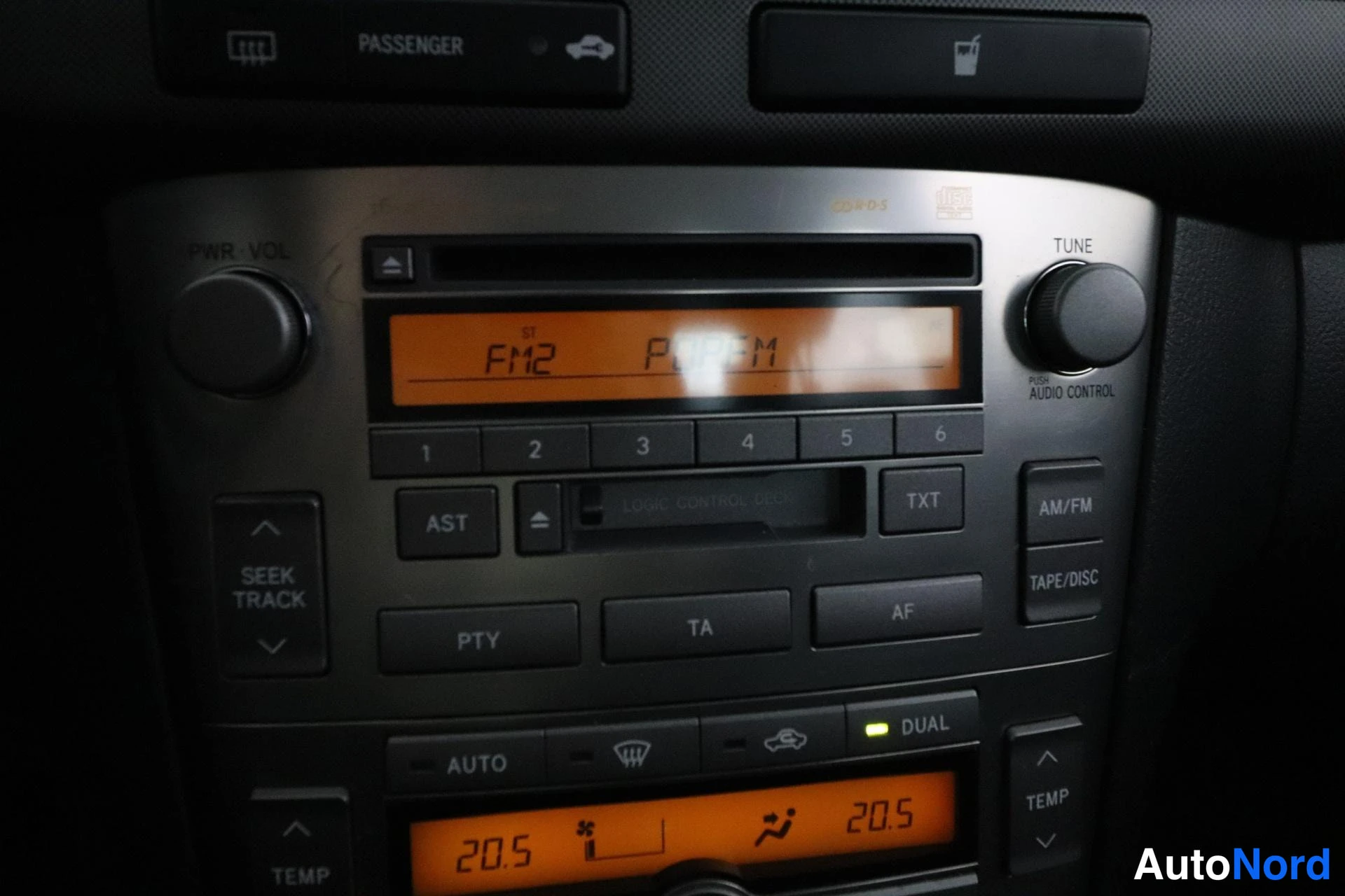 Beige Toyota Avensis 2005, detail, photo 20