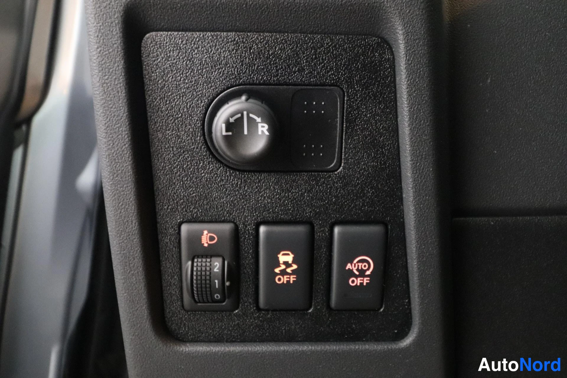 Harmaa Nissan Qashqai+2 2011, yksityiskohta, kuva 23