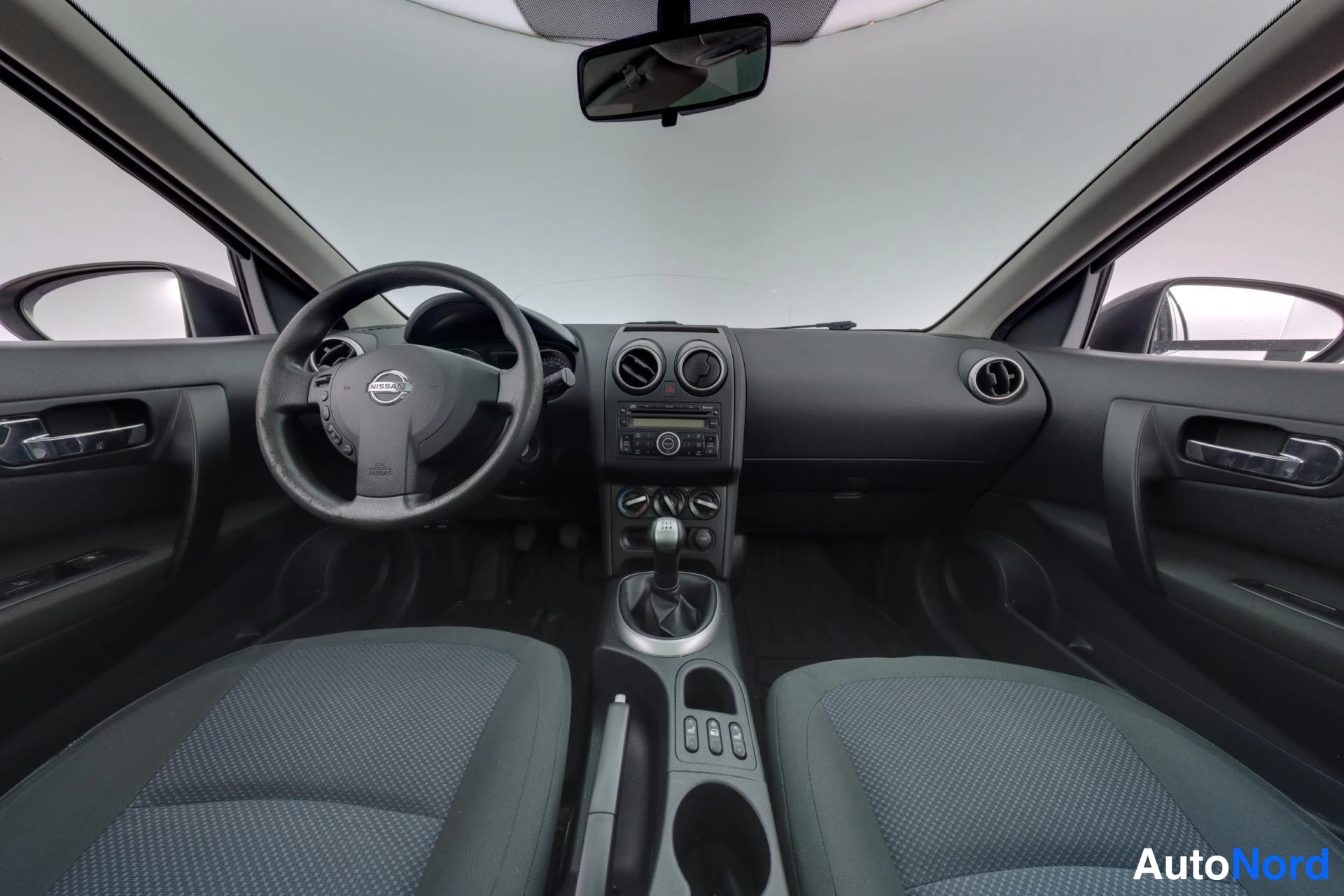 Harmaa Nissan Qashqai+2 2011, ohjaamo, kuva 6