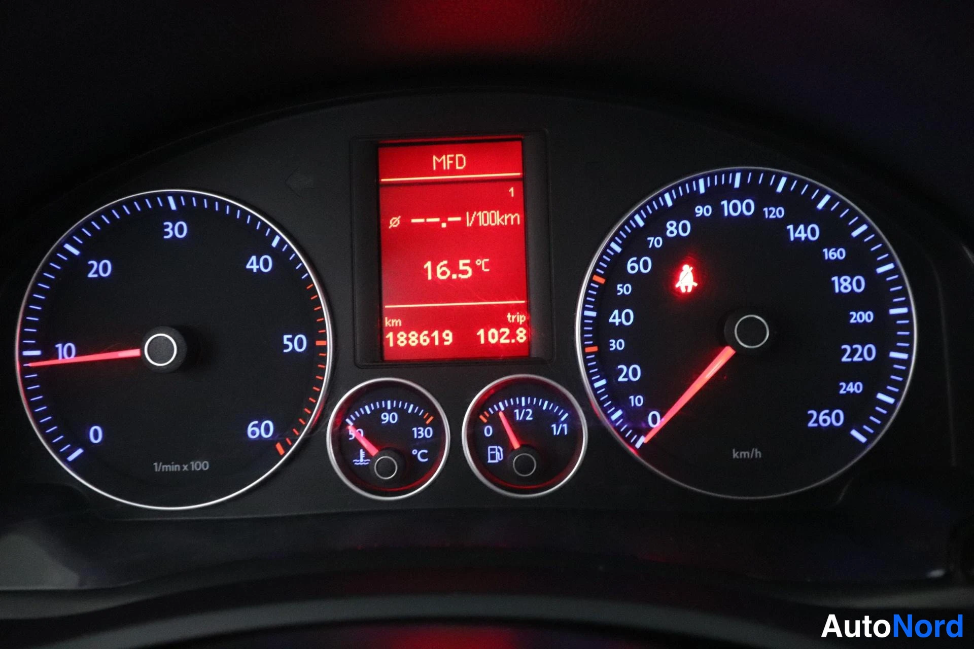 Musta Volkswagen Jetta 2008, yksityiskohta, kuva 14