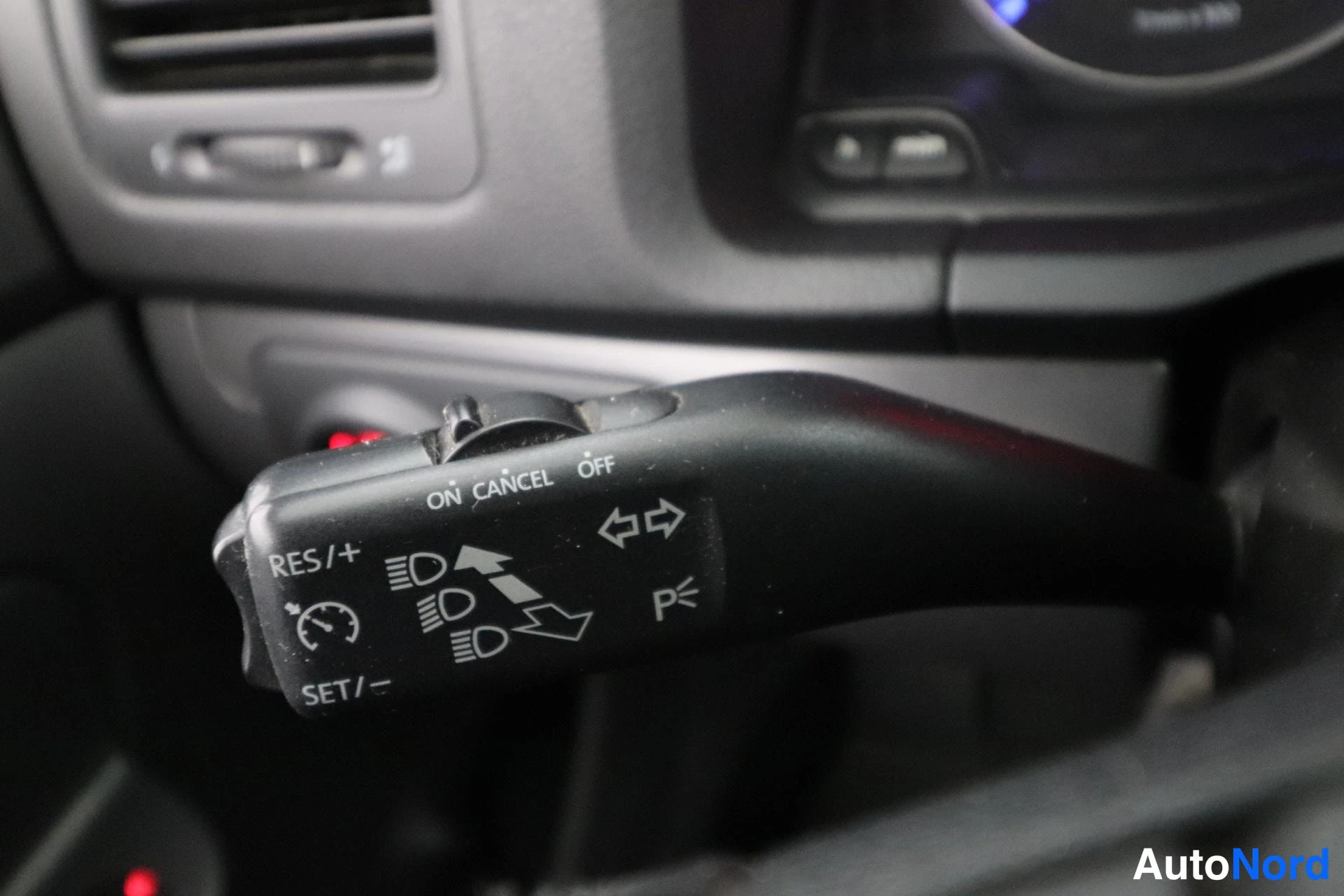 Musta Volkswagen Jetta 2008, yksityiskohta, kuva 18