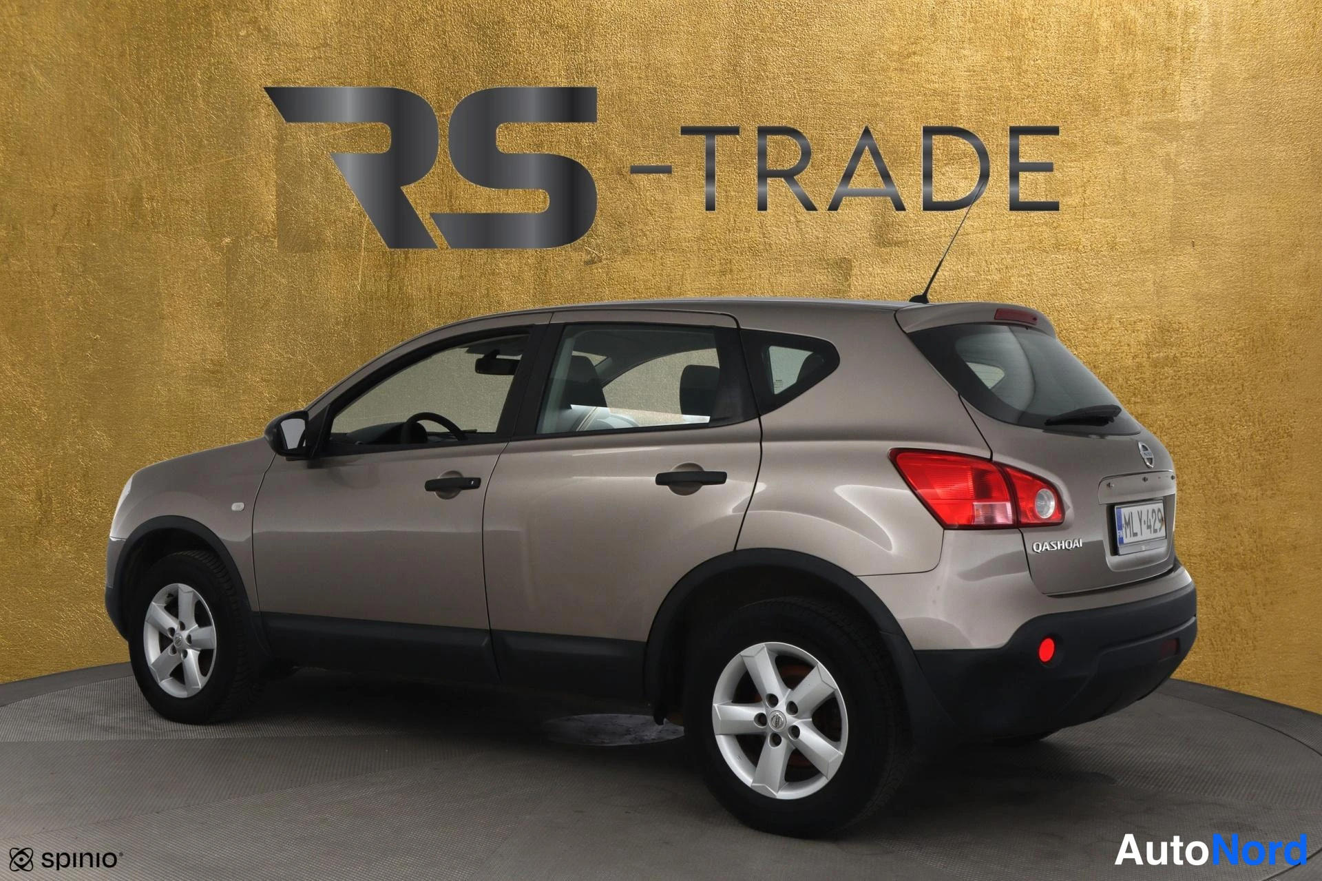 Beige Nissan Qashqai 2009, takaviisto, kuva 6