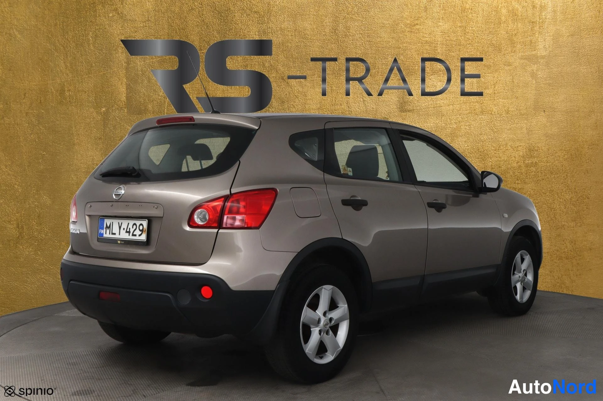 Beige Nissan Qashqai 2009, takaviisto, kuva 4