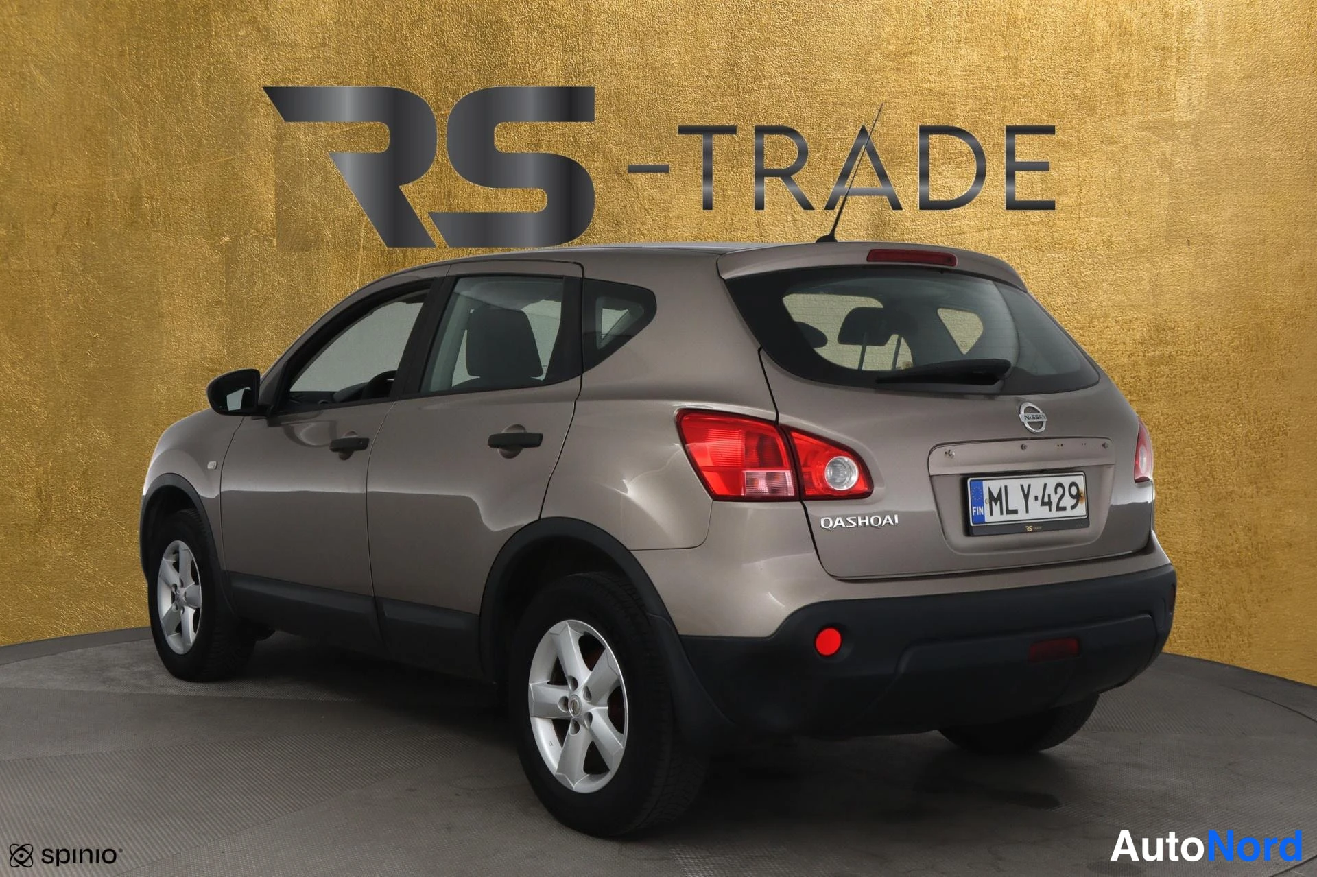 Beige Nissan Qashqai 2009, takaviisto, kuva 5