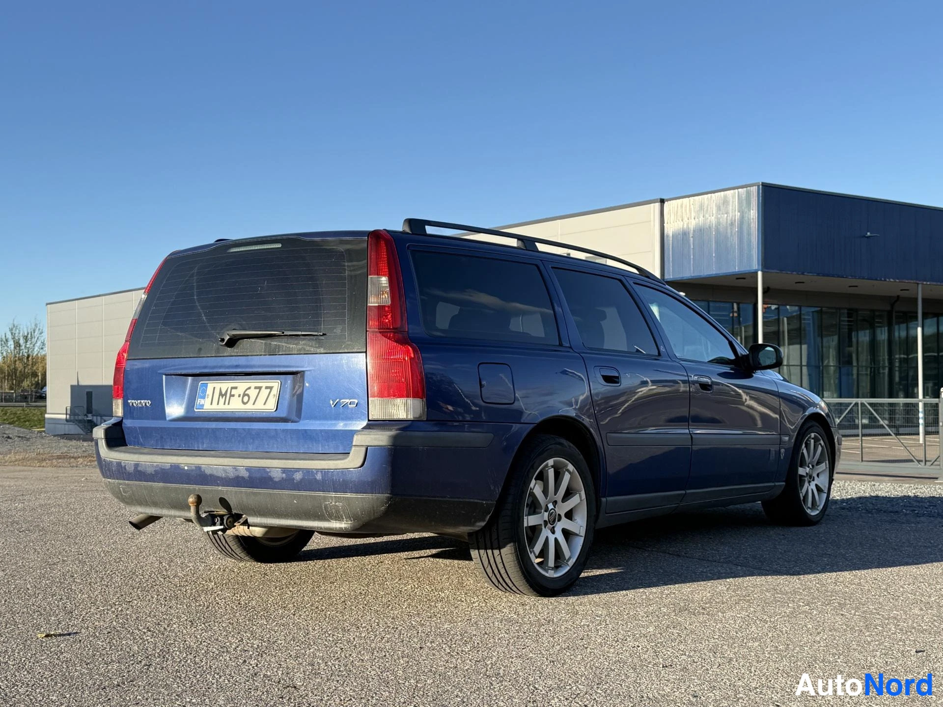 Sininen Volvo V70 2001, takaviisto, kuva 4