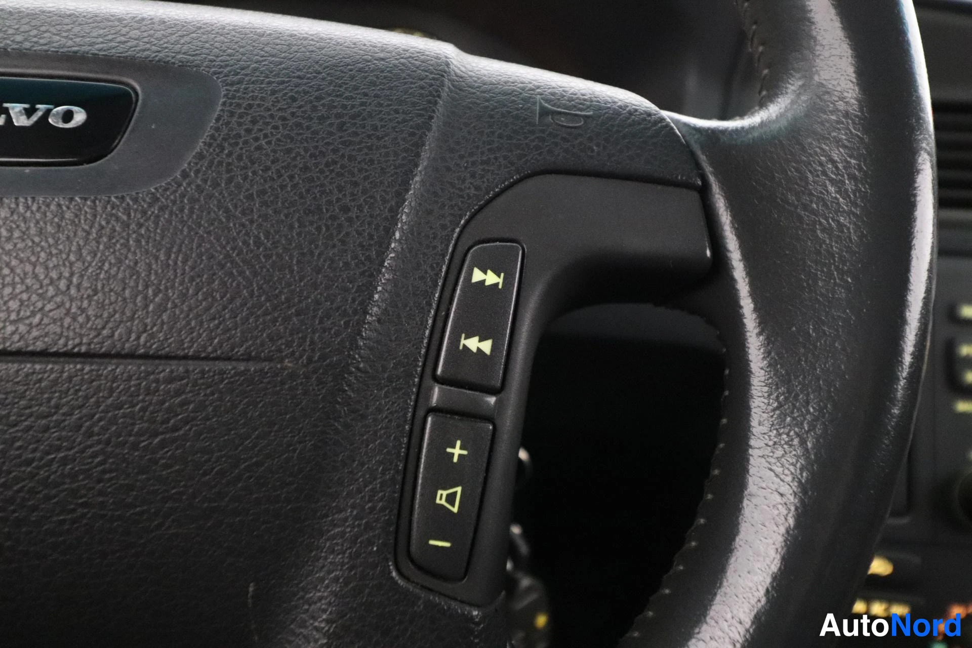 Sininen Volvo V70 2001, yksityiskohta, kuva 15