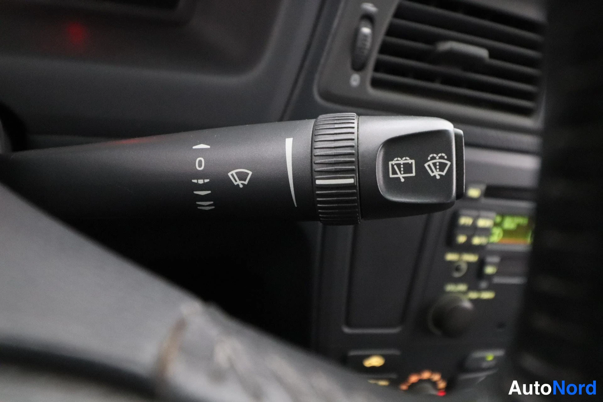 Sininen Volvo V70 2001, yksityiskohta, kuva 17