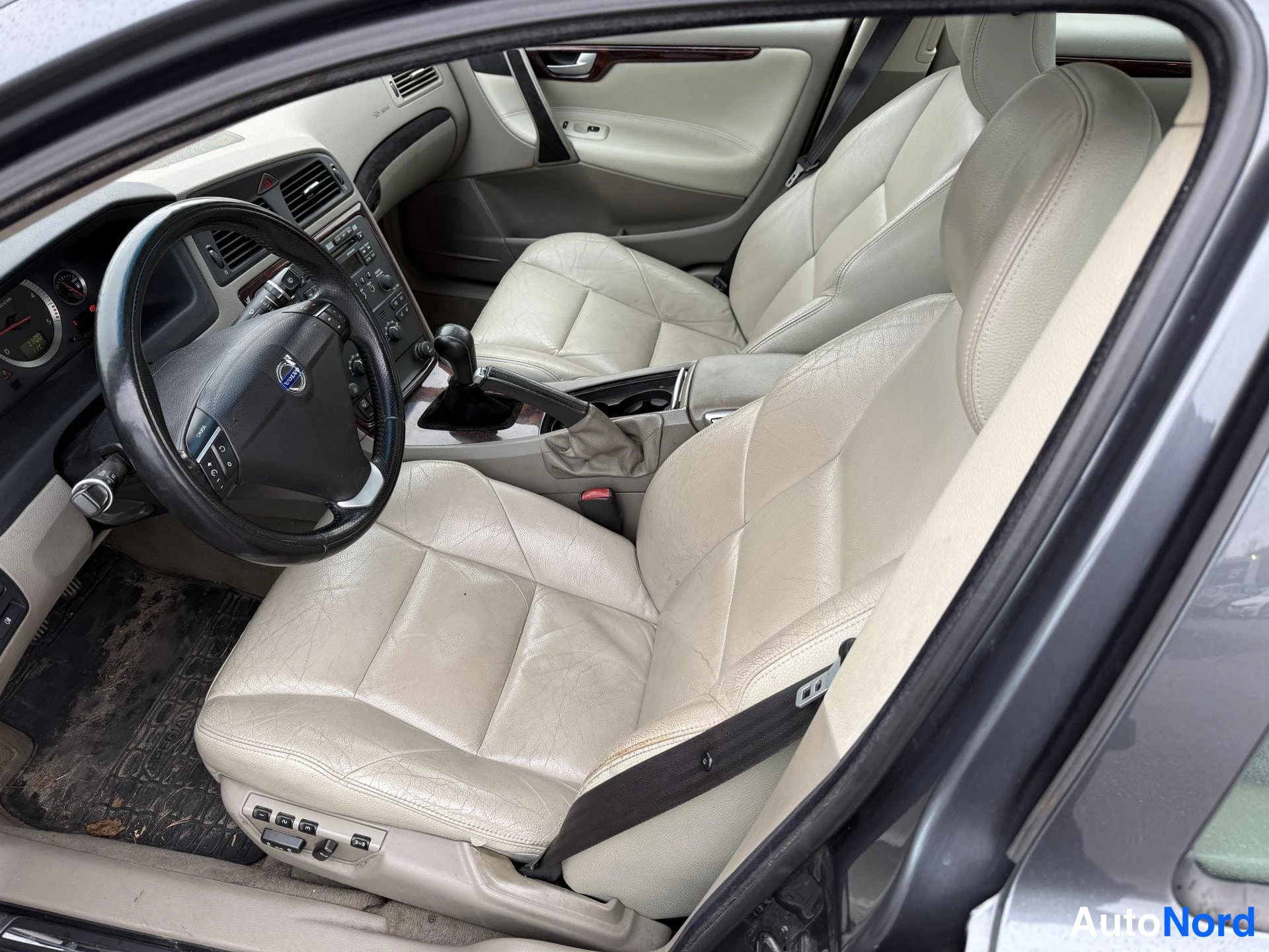 Harmaa Volvo S60 2007, etuistuimet, kuva 9