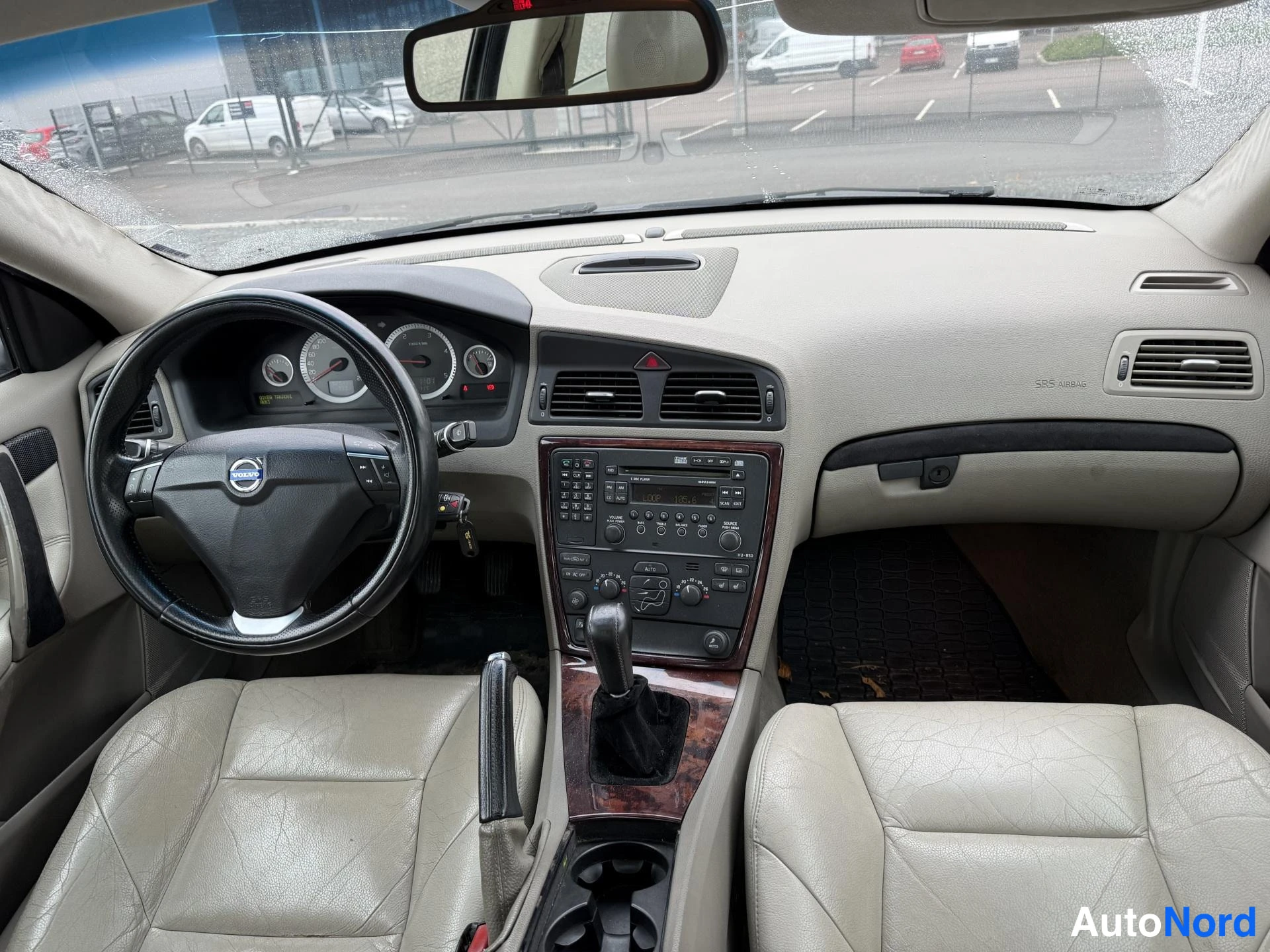 Harmaa Volvo S60 2007, ohjaamo, kuva 6