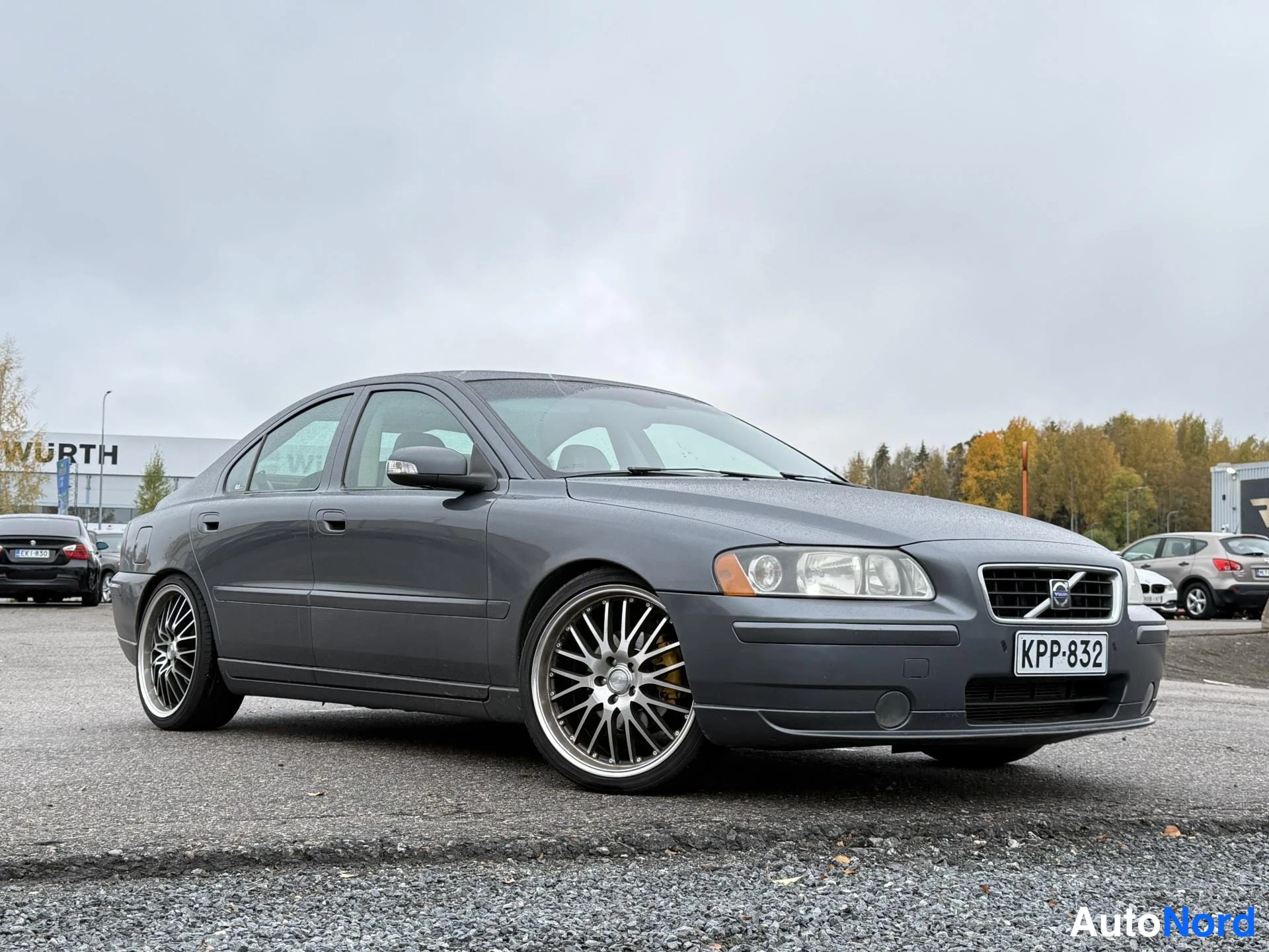 Harmaa Volvo S60 2007, etuviisto, keula oikealle, kuva 2