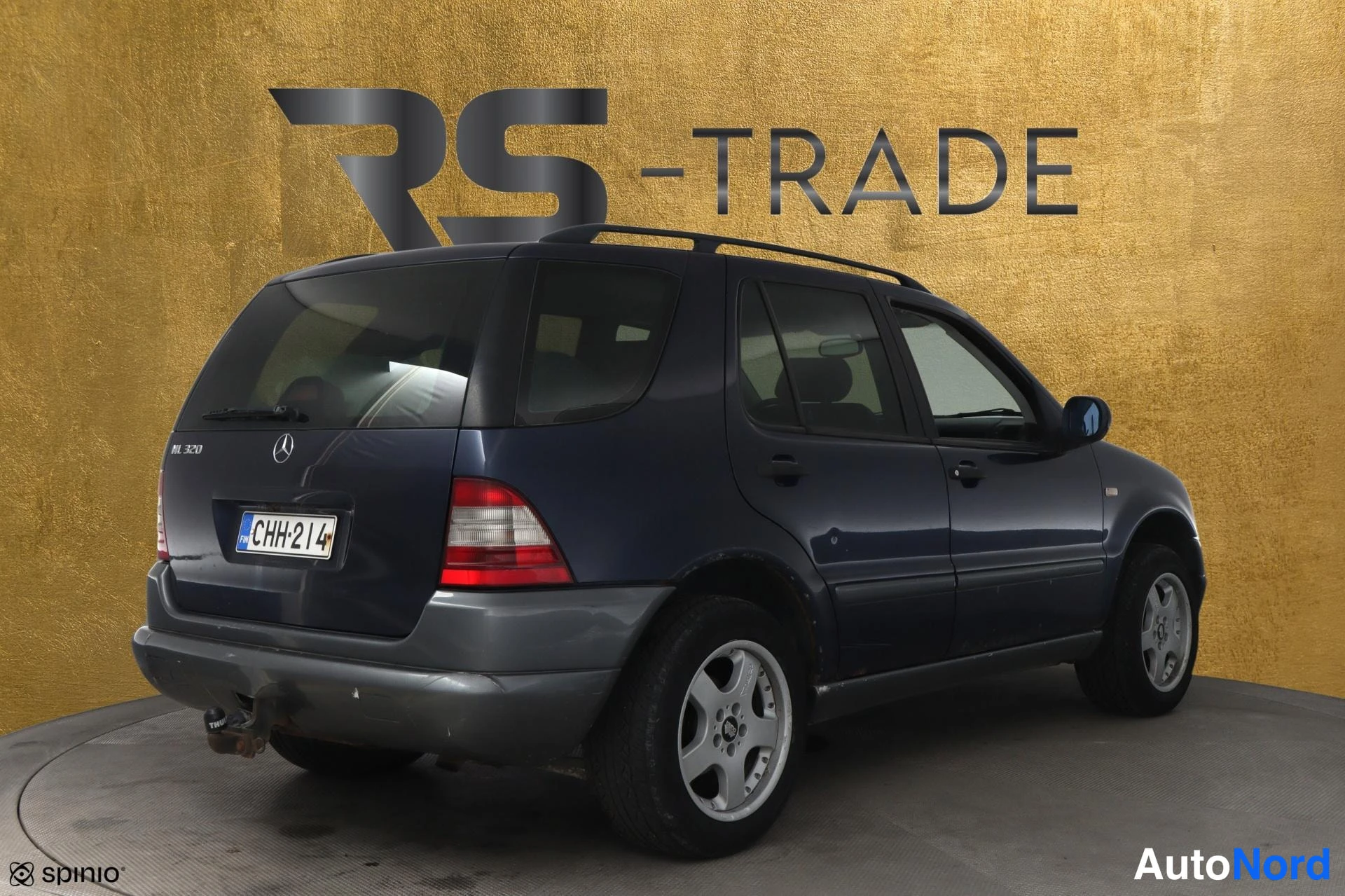 Sininen Mercedes-Benz ML 1998, takaviisto, kuva 4
