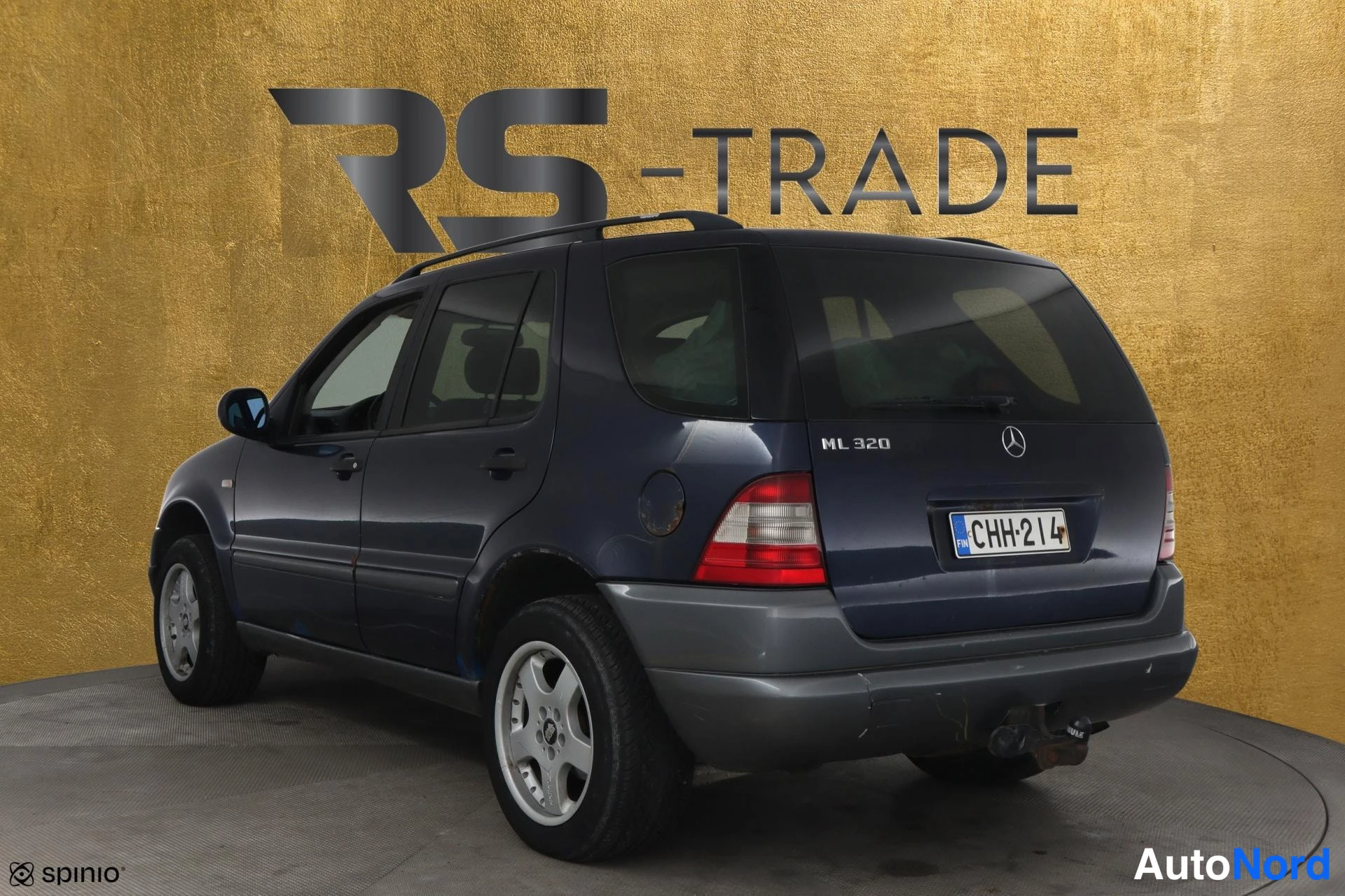 Sininen Mercedes-Benz ML 1998, takaviisto, kuva 5