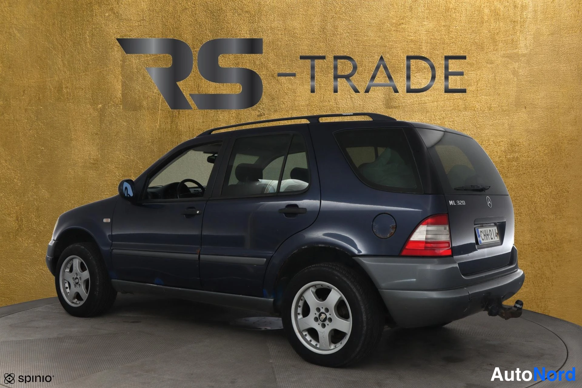 Sininen Mercedes-Benz ML 1998, takaviisto, kuva 6