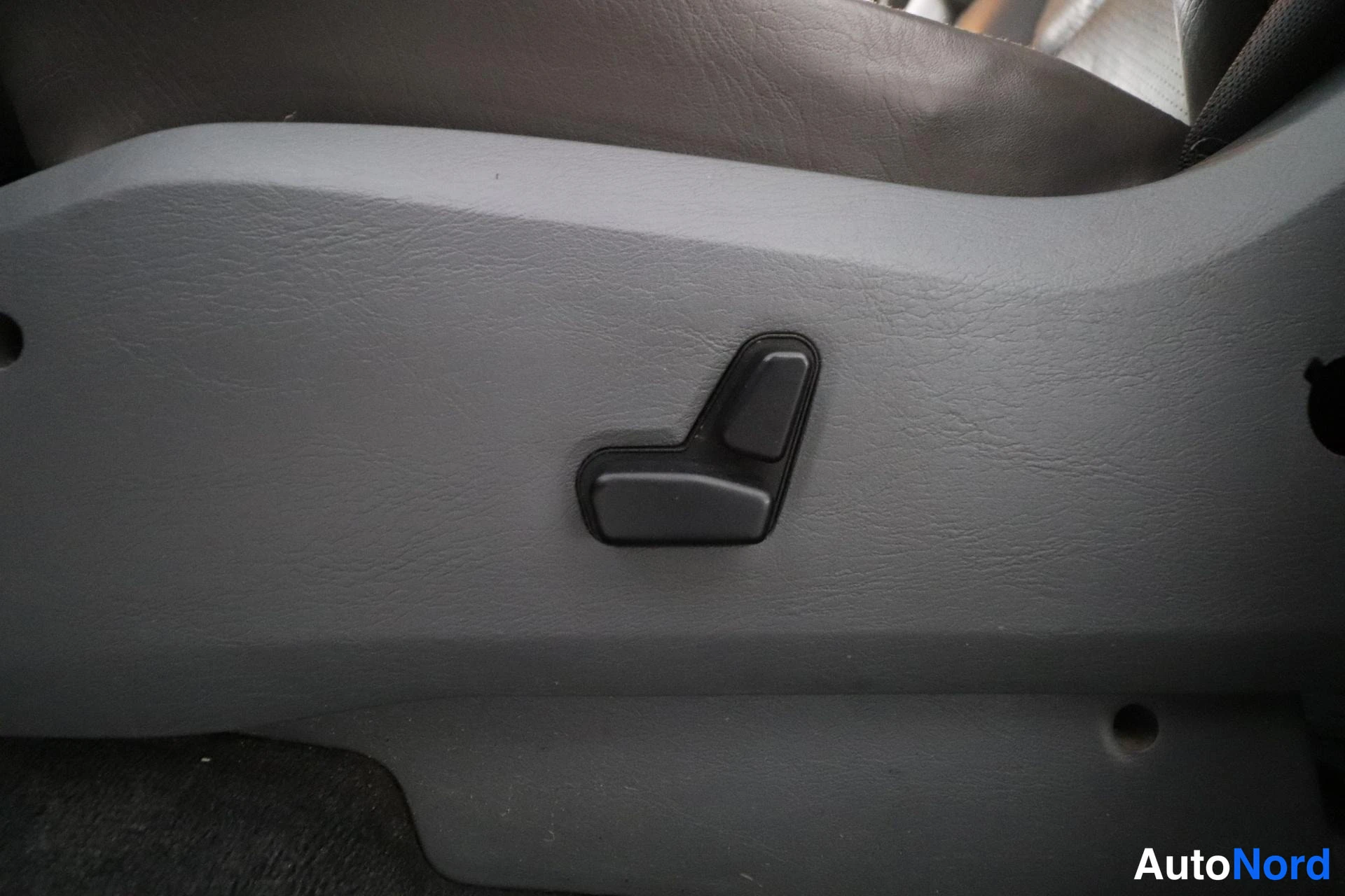 Sininen Mercedes-Benz ML 1998, yksityiskohta, kuva 14