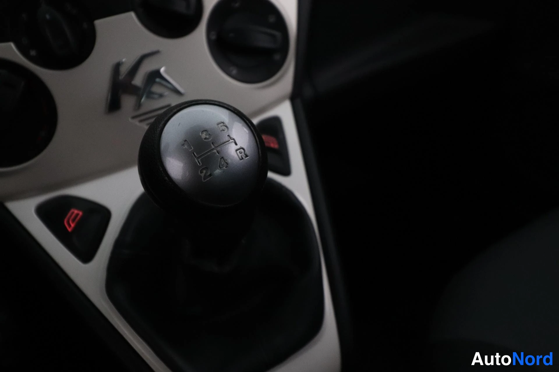Harmaa Ford Ka 2010, yksityiskohta, kuva 20