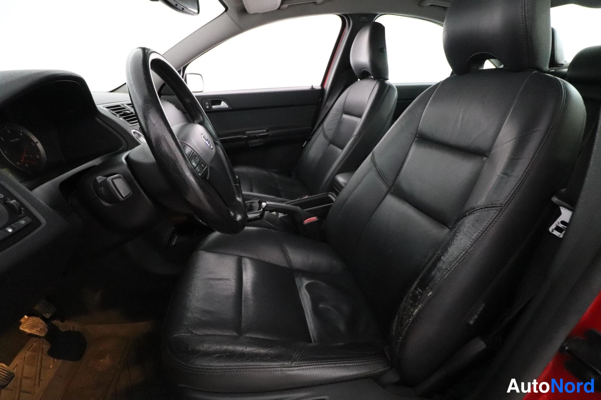 Punainen Volvo S40 2006, etuistuimet, kuva 9