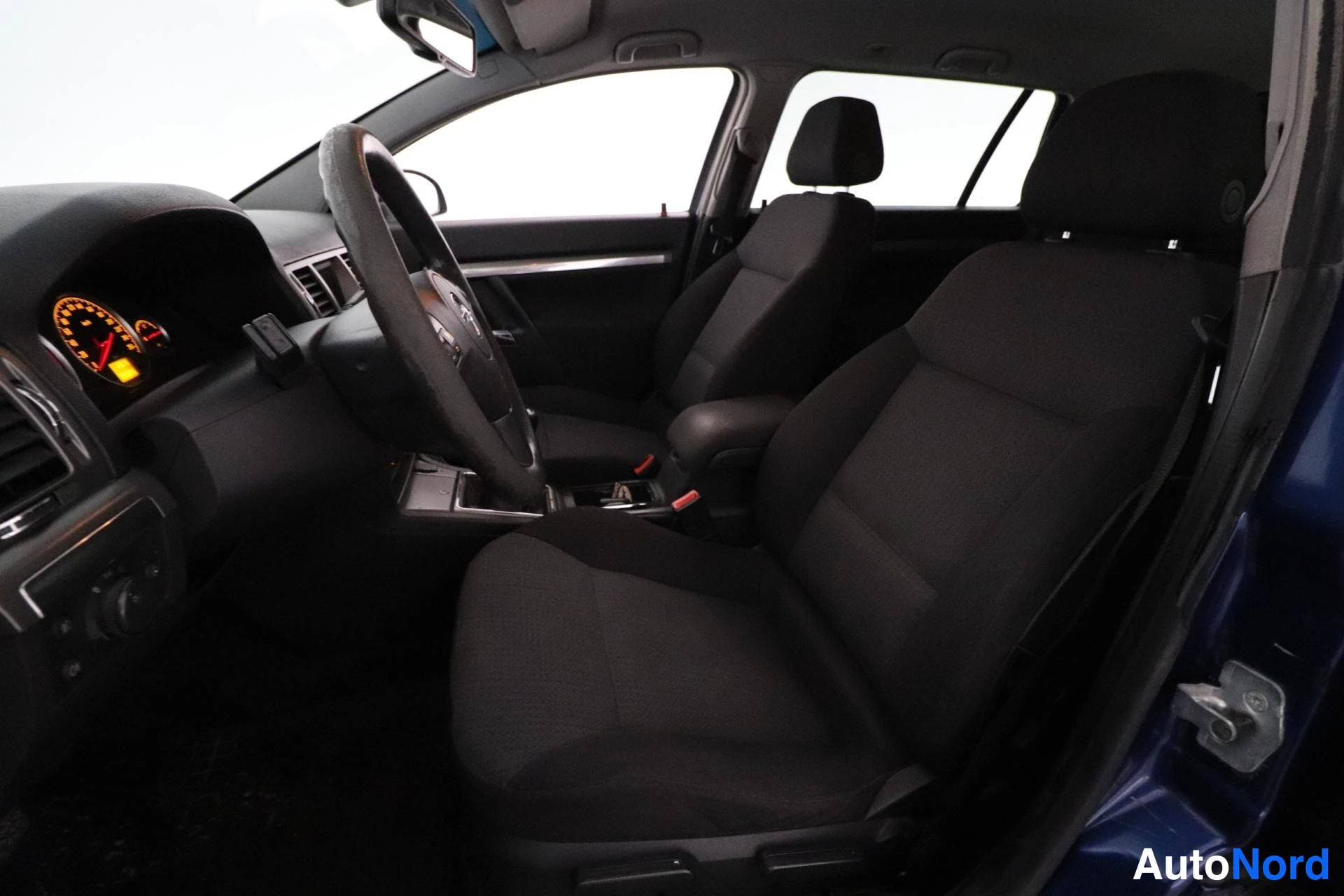 Sininen Opel Vectra 2006, etuistuimet, kuva 10