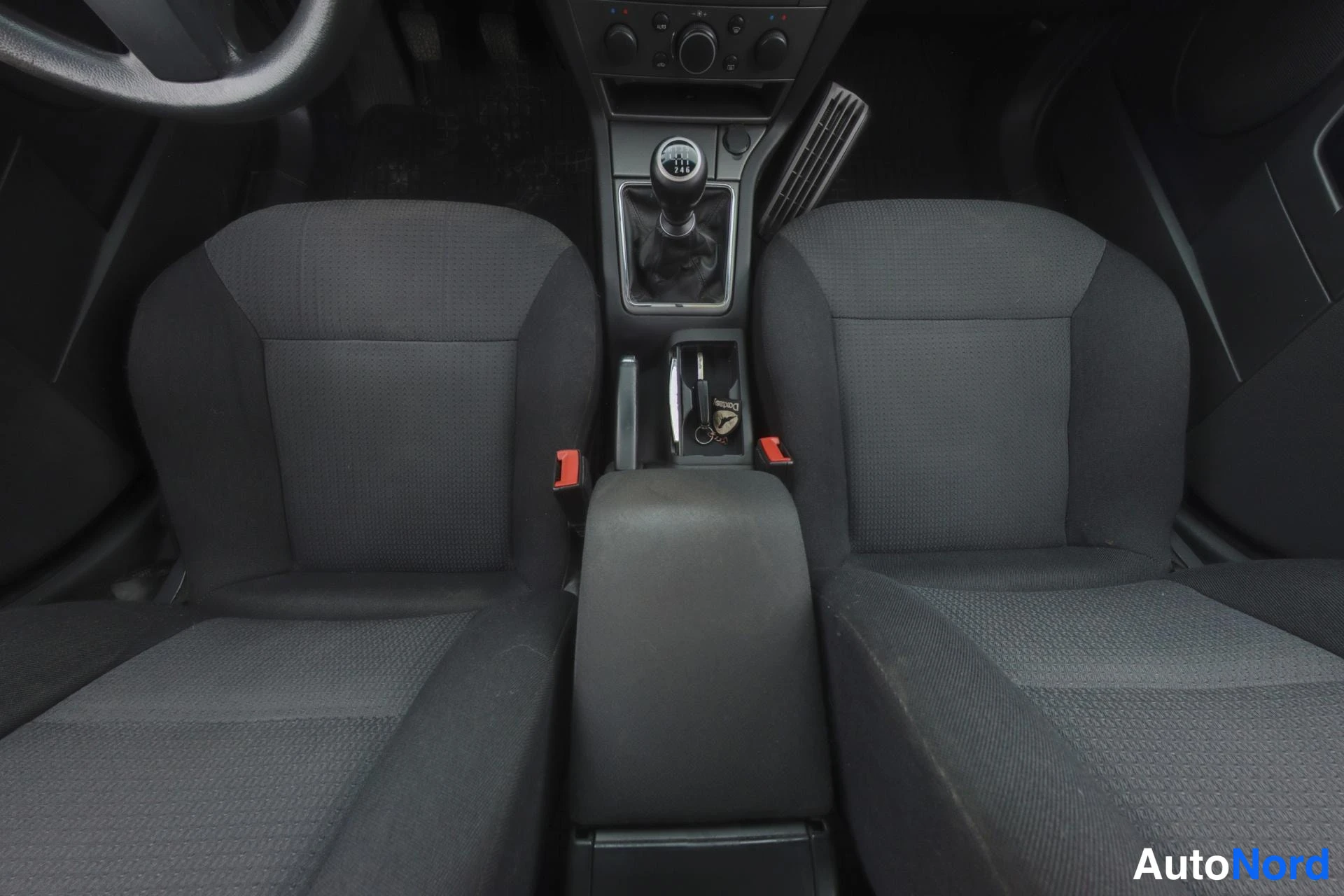 Sininen Opel Vectra 2006, etuistuimet, kuva 11