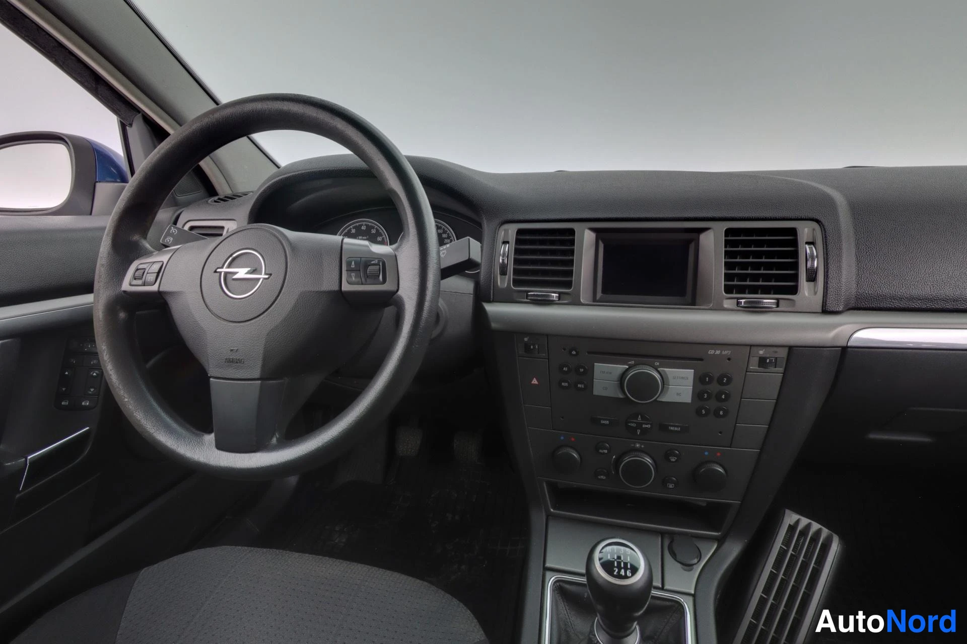 Sininen Opel Vectra 2006, ohjaamo, kuva 8