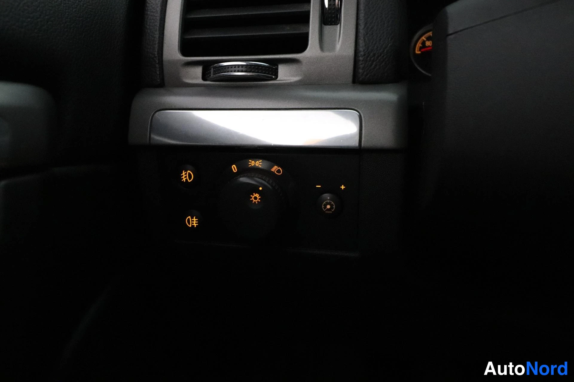 Sininen Opel Vectra 2006, yksityiskohta, kuva 26