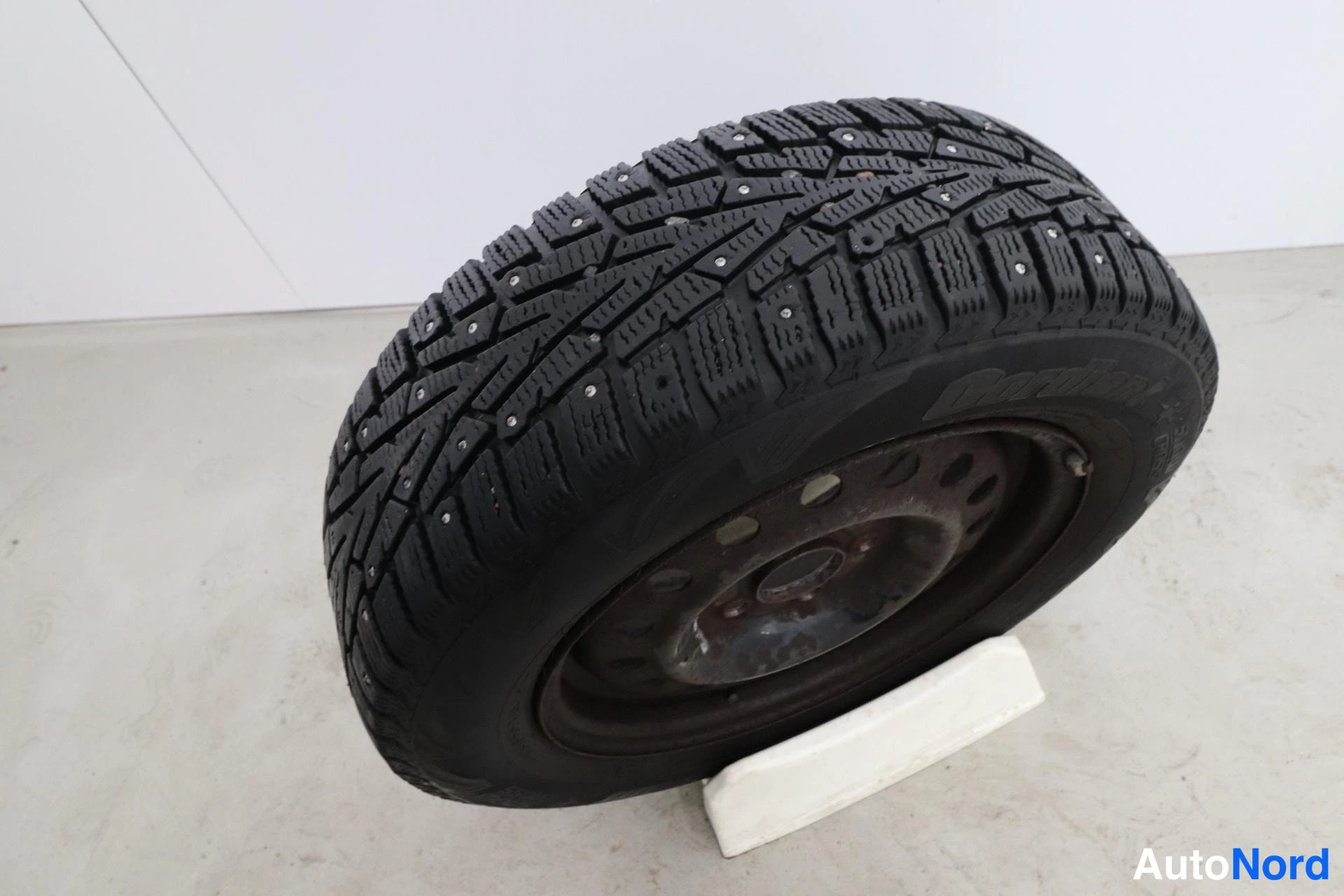 Punainen Nissan Maxima 2002, yksityiskohta, kuva 22