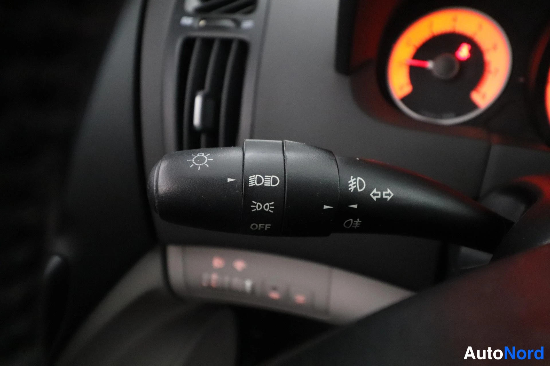 Harmaa Kia Ceed 2008, yksityiskohta, kuva 17