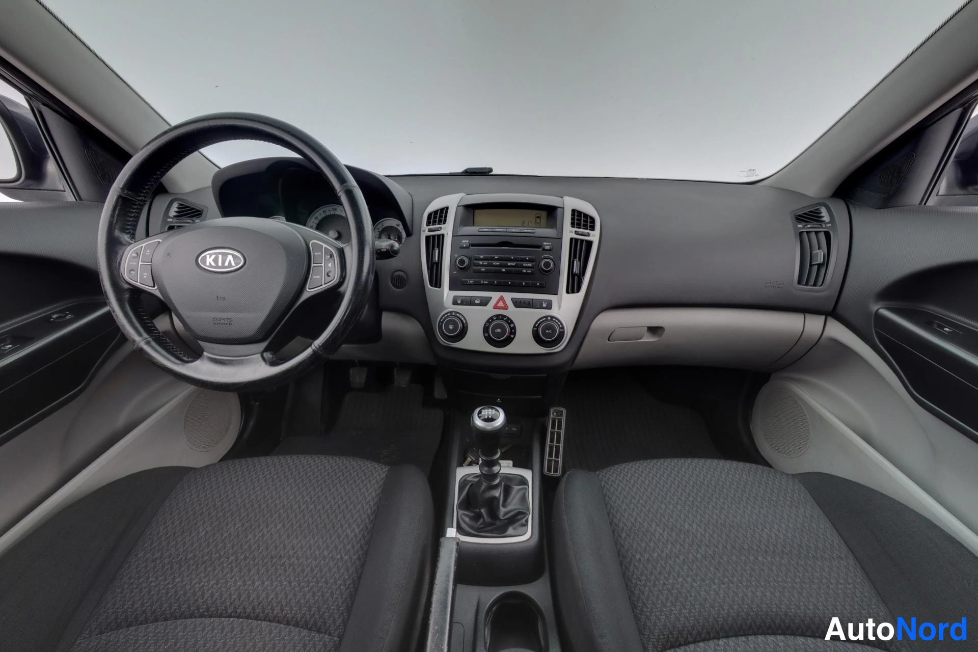 Harmaa Kia Ceed 2008, ohjaamo, kuva 8