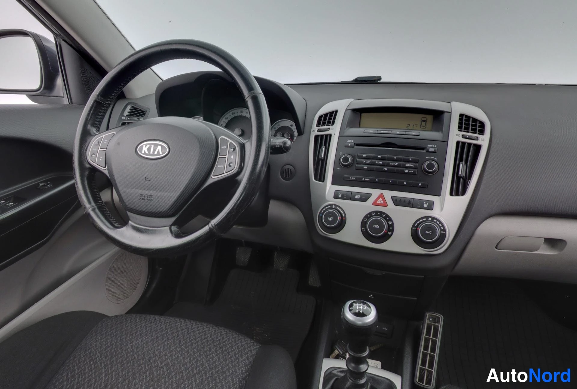 Harmaa Kia Ceed 2008, ohjaamo, kuva 9