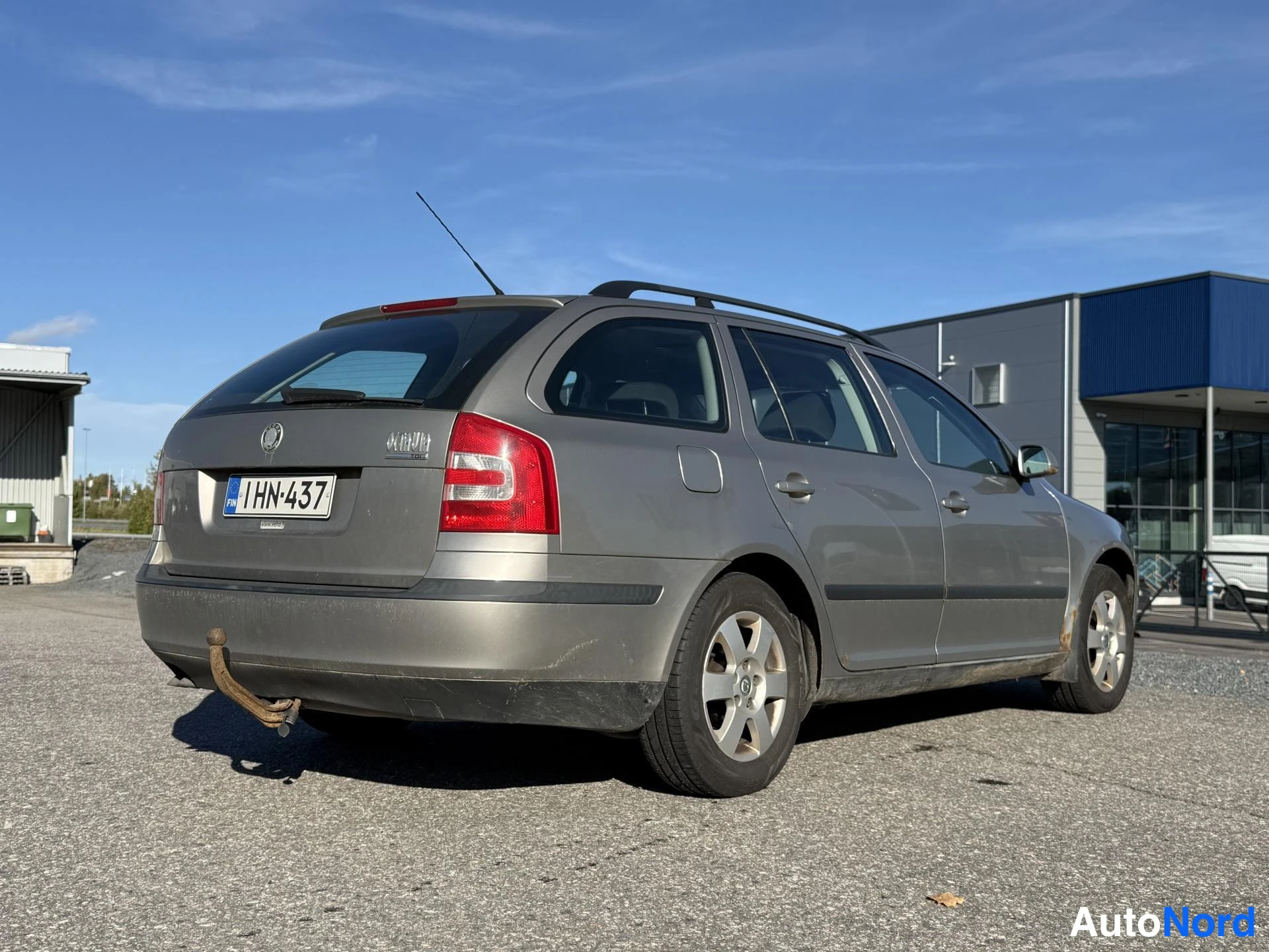 Beige Skoda Octavia 2008, takaviisto, kuva 3