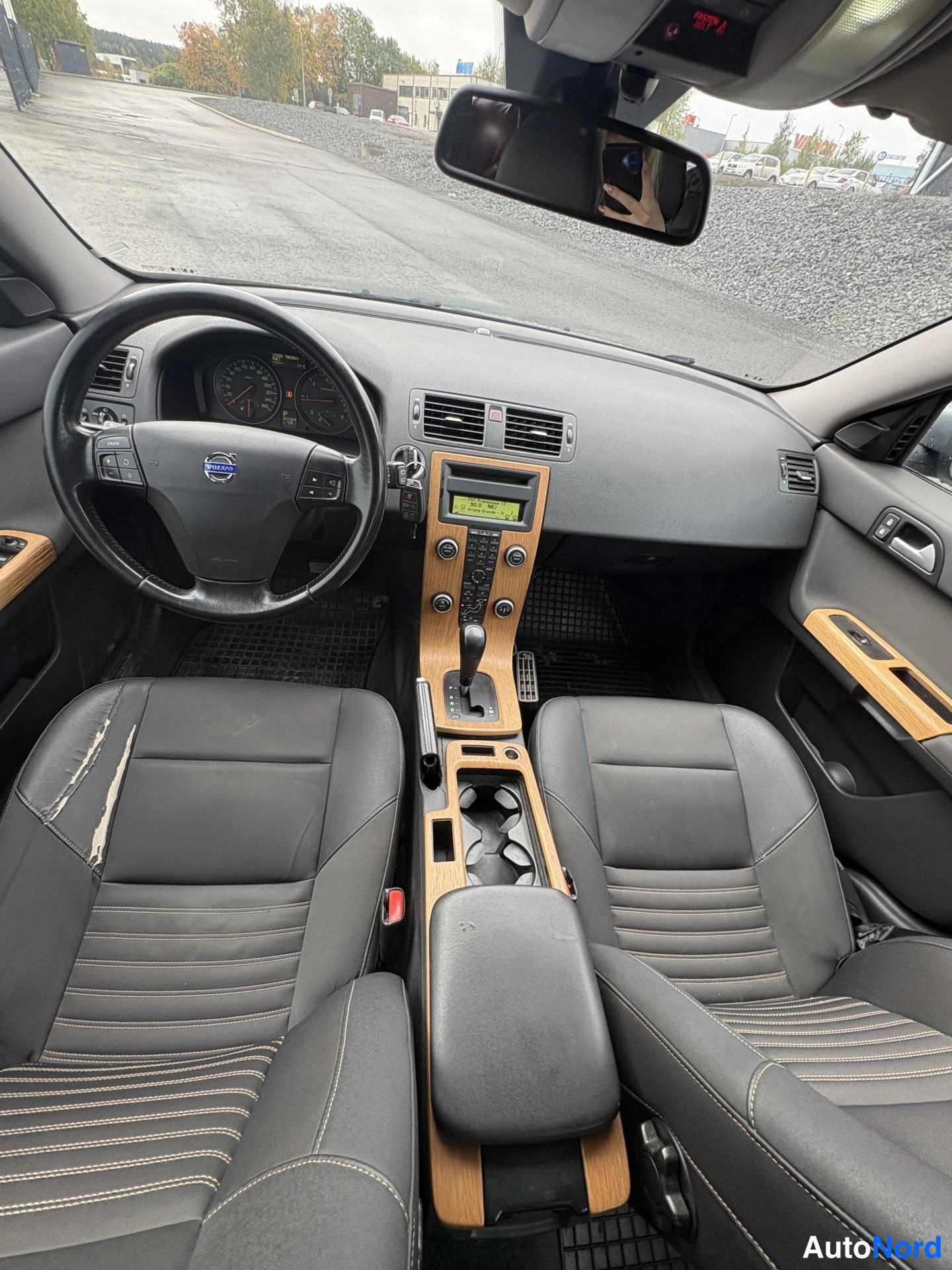 Harmaa Volvo V50 2008, ohjaamo, kuva 6