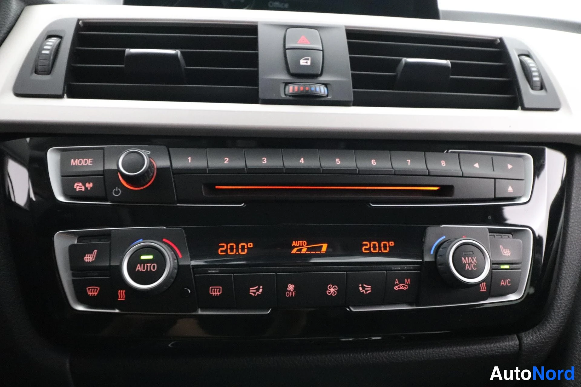 Harmaa BMW 320d 2015, yksityiskohta, kuva 25
