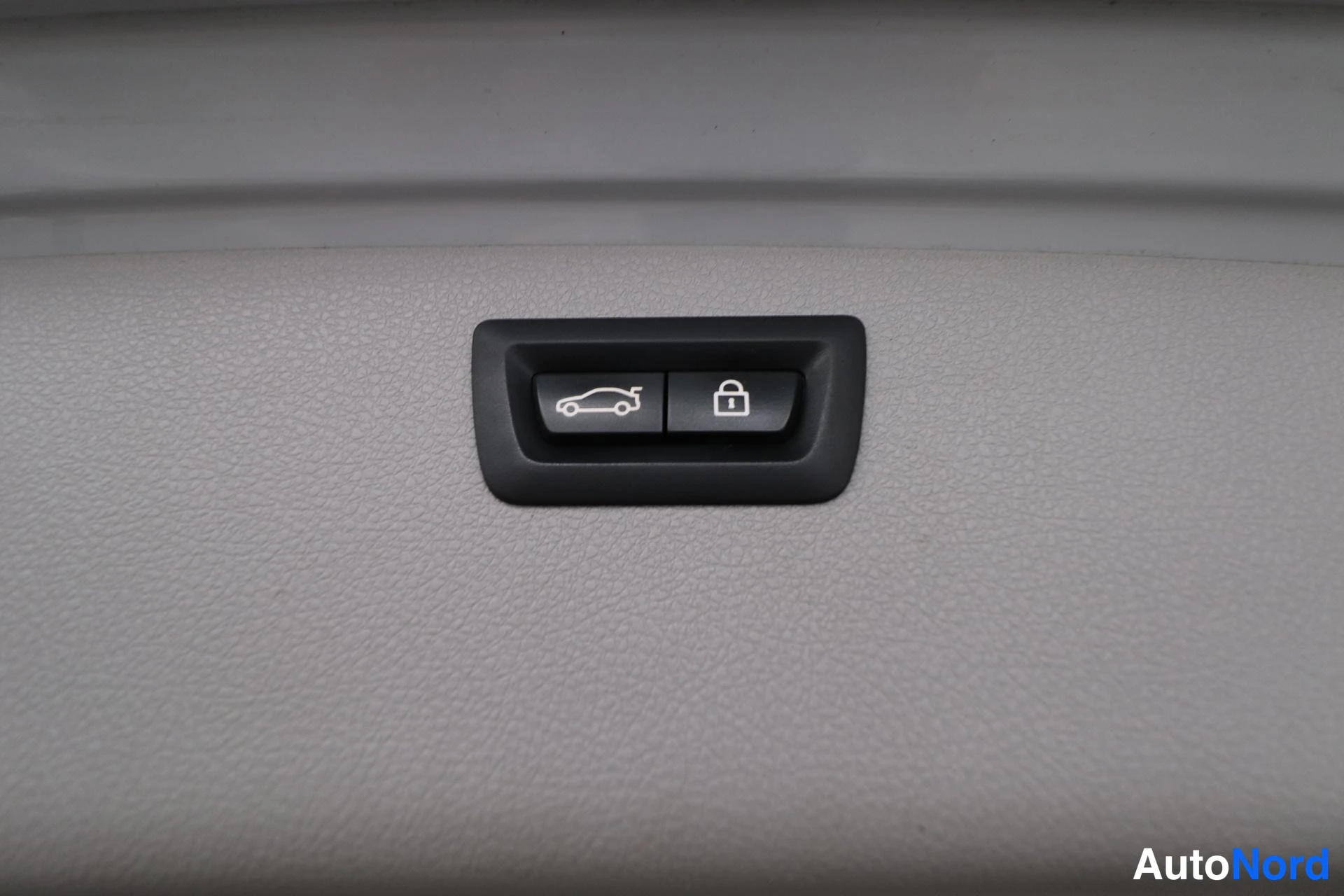 Harmaa BMW 320d 2015, yksityiskohta, kuva 32