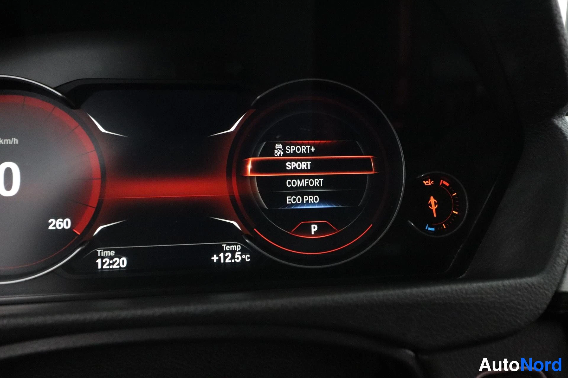 Musta BMW 335i 2013, yksityiskohta, kuva 15