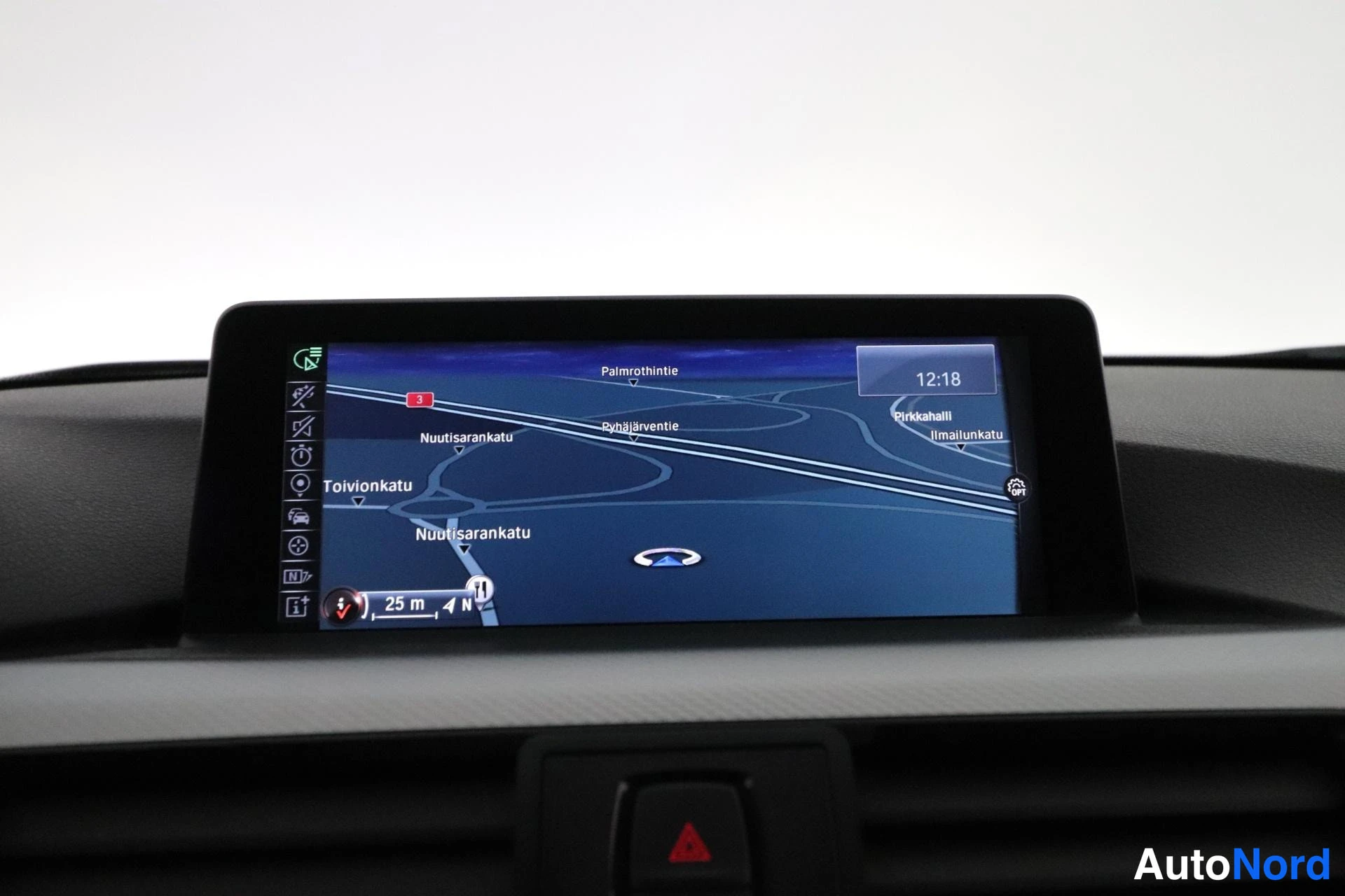 Musta BMW 335i 2013, yksityiskohta, kuva 21
