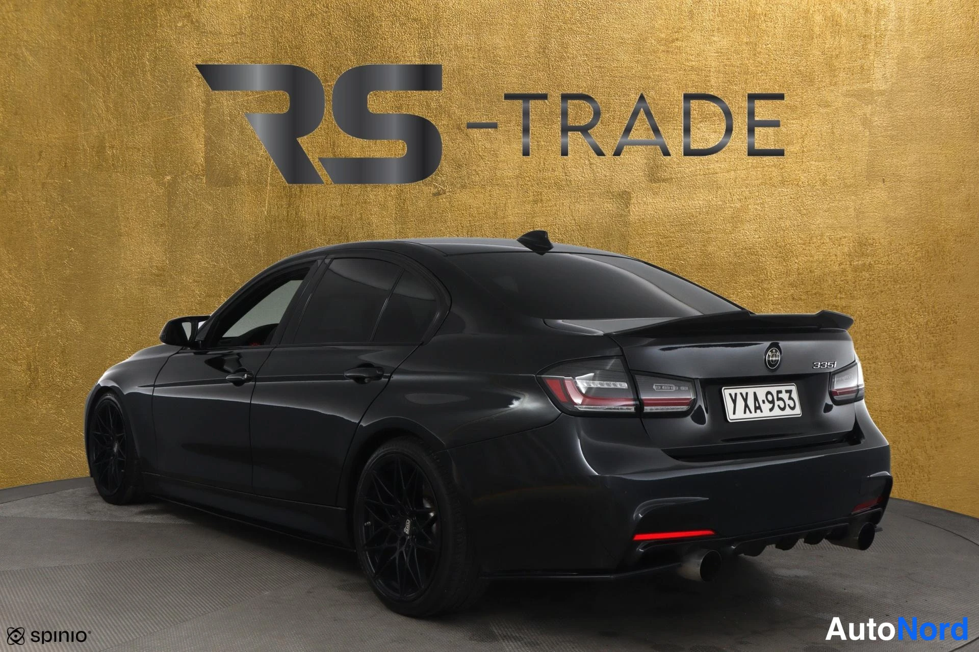 Musta BMW 335i 2013, takaviisto, kuva 5