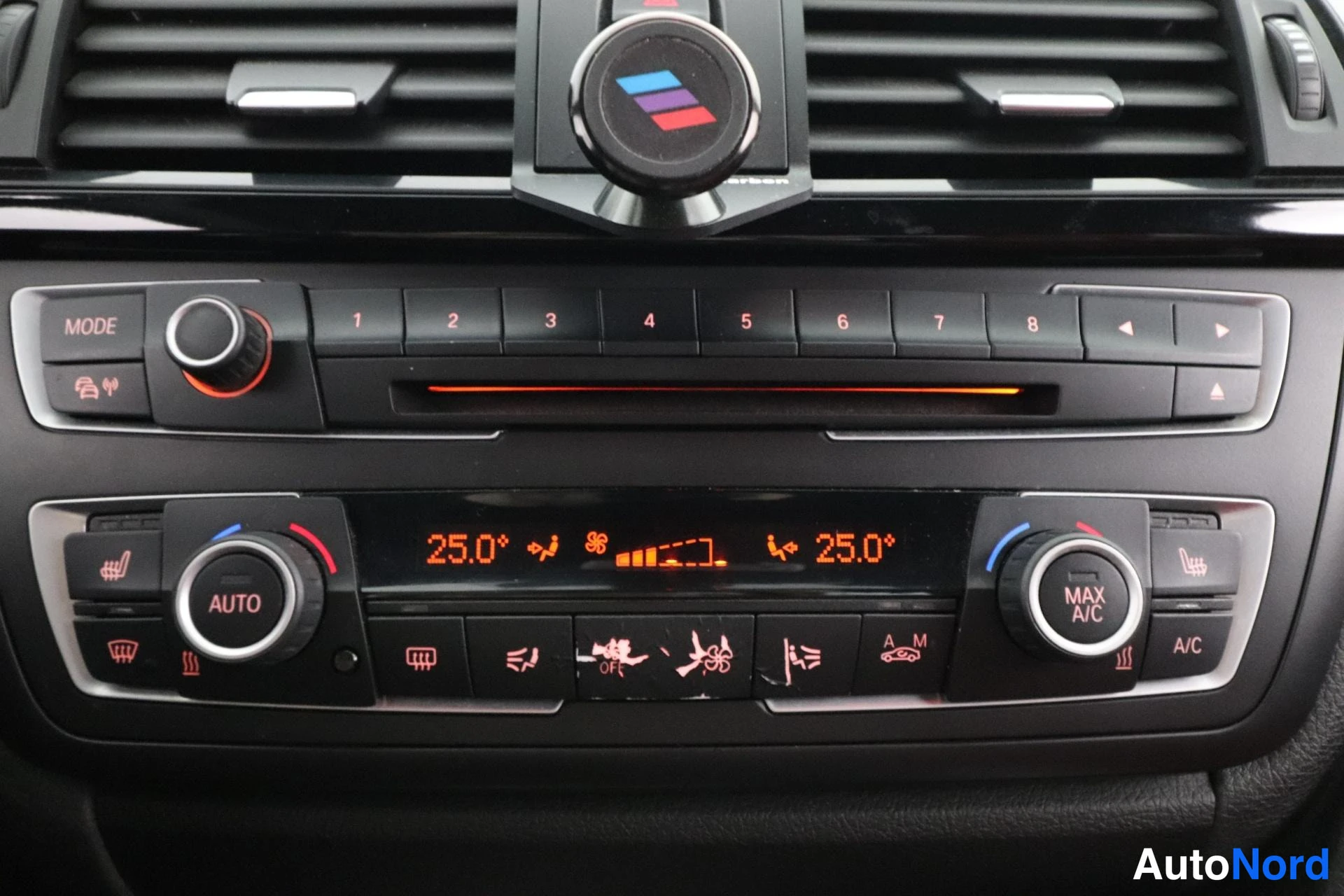 Musta BMW 335i 2013, yksityiskohta, kuva 26