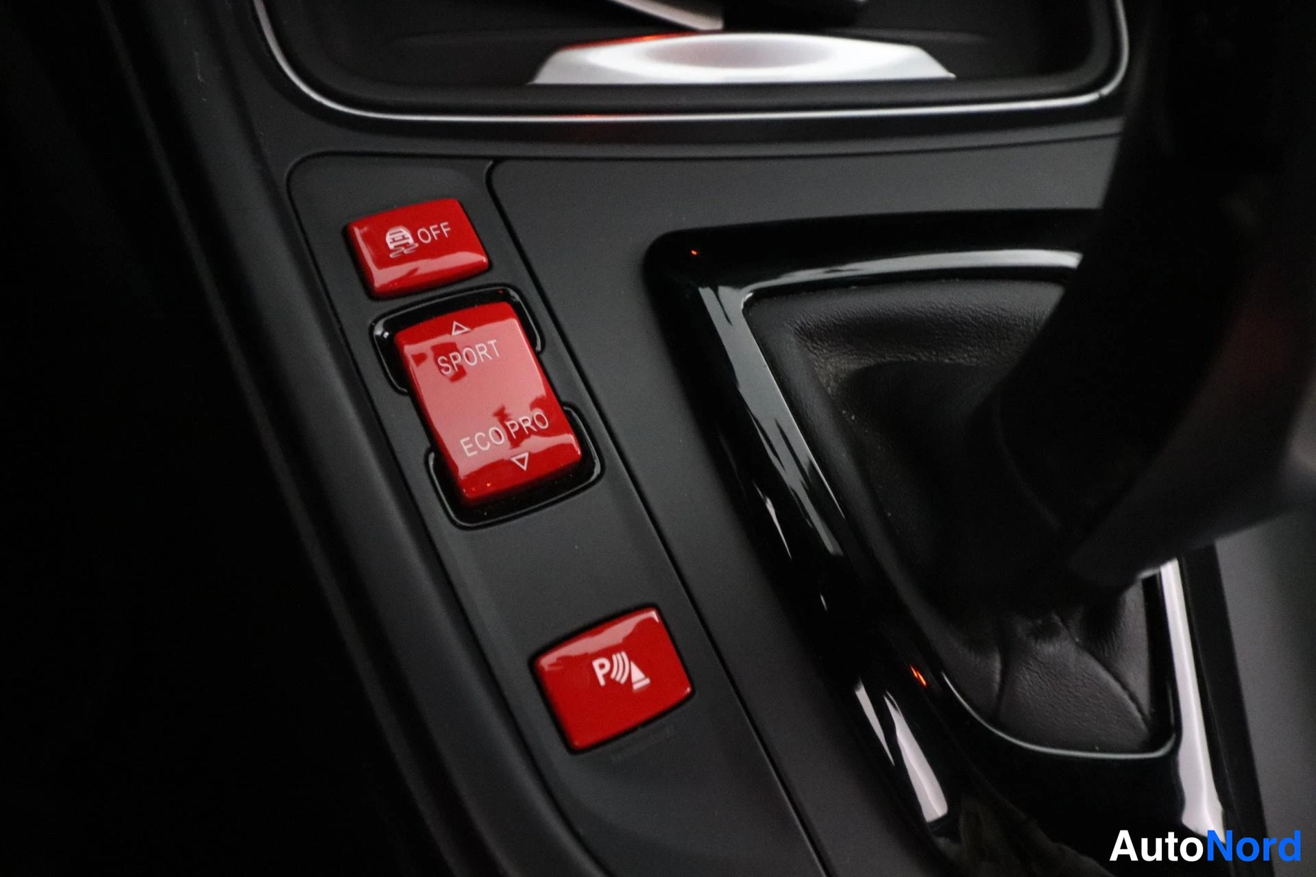 Musta BMW 335i 2013, yksityiskohta, kuva 27
