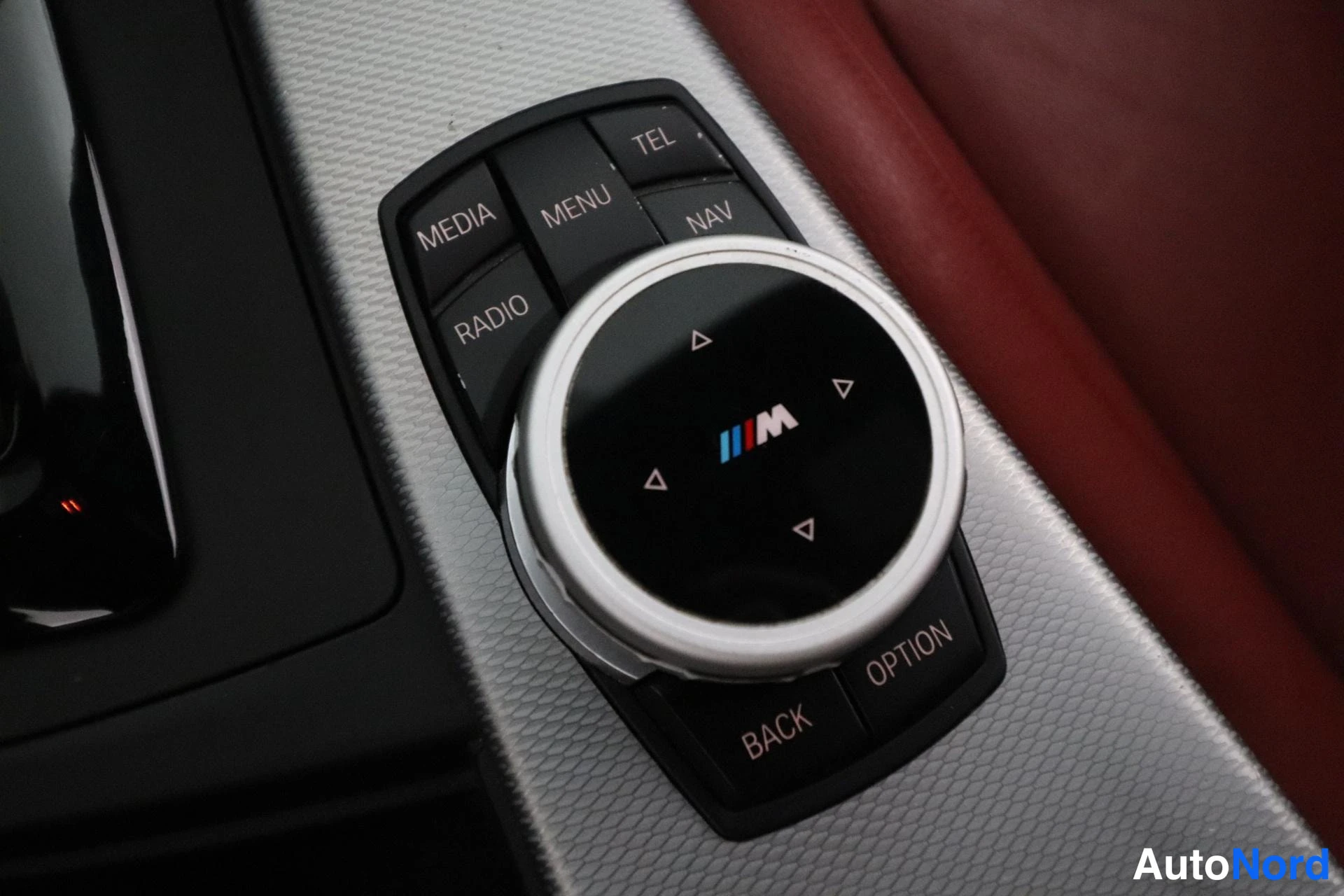 Musta BMW 335i 2013, yksityiskohta, kuva 29