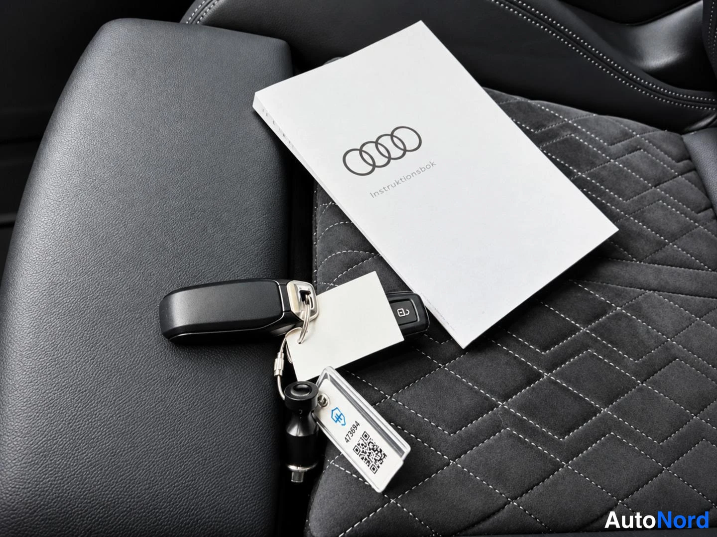 Sininen Audi Q6 e-tron 2025, asiakirja, kuva 20