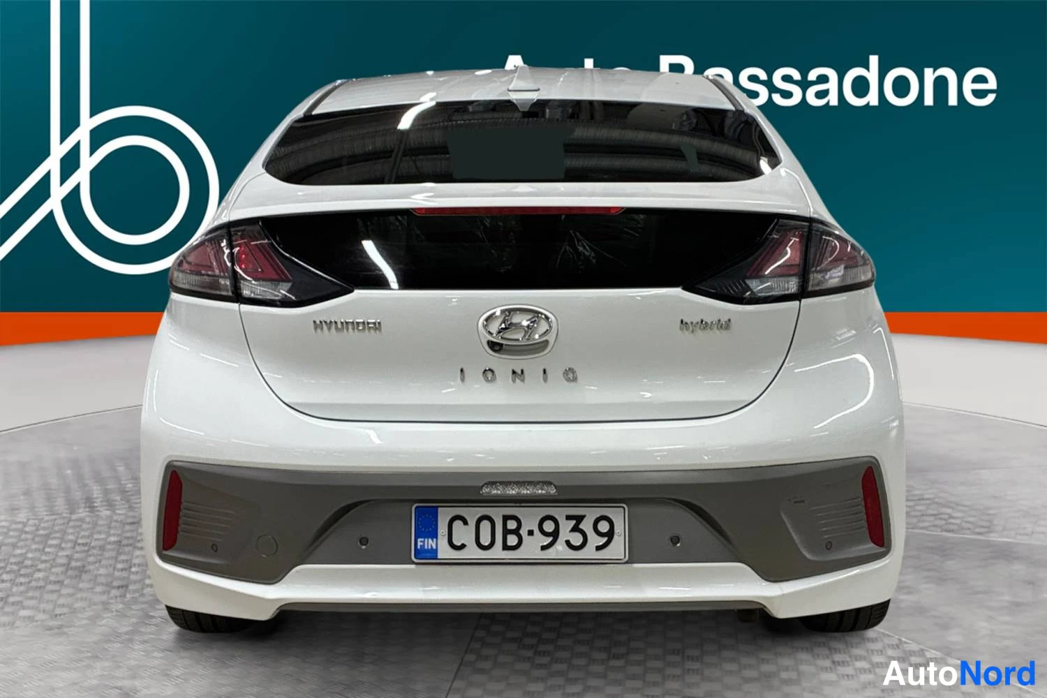 Valkoinen Hyundai Ioniq 2020, takaa, kuva 8