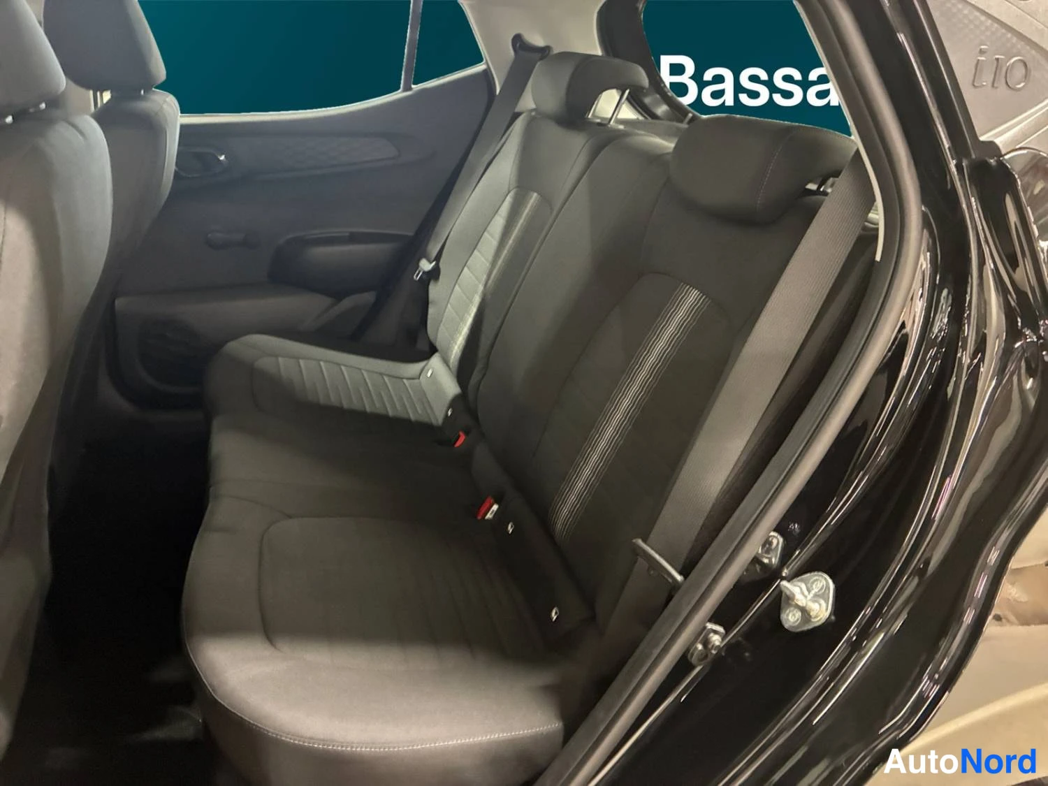 Musta Hyundai I10 2024, takaistuimet, kuva 18