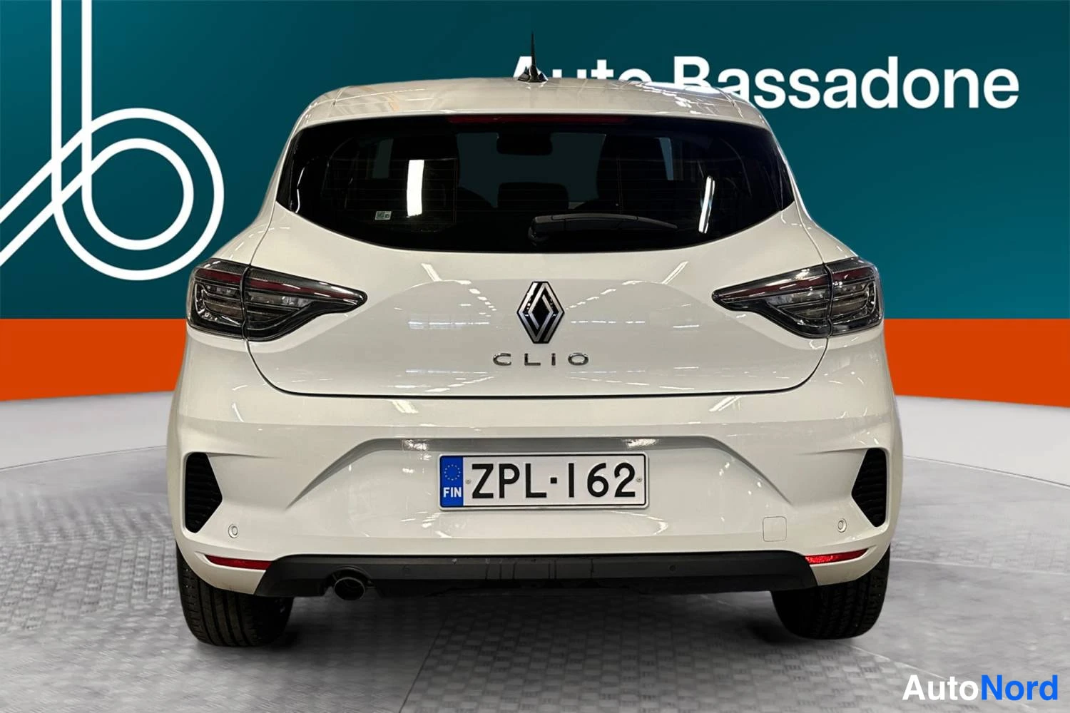 Valkoinen Renault Clio 2025, takaa, kuva 7