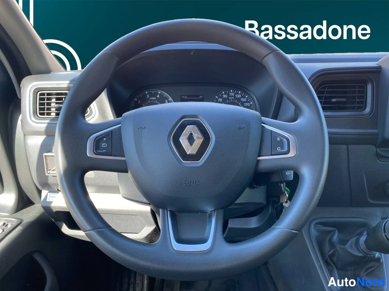 Valkoinen Renault Master 2023, yksityiskohta, kuva 24