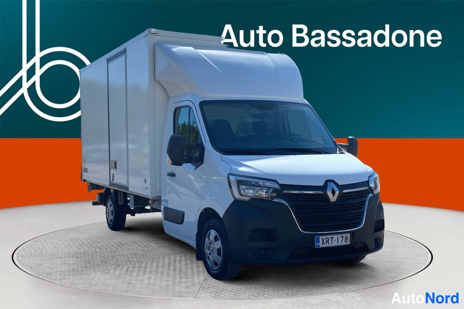 Valkoinen Renault Master 2023, etuviisto, keula oikealle, kuva 3