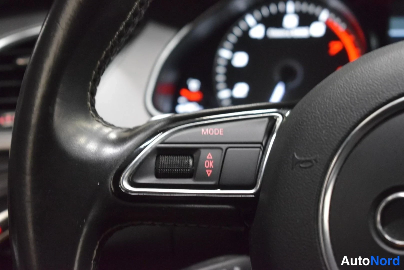 Valkoinen Audi S5 2012, yksityiskohta, kuva 63