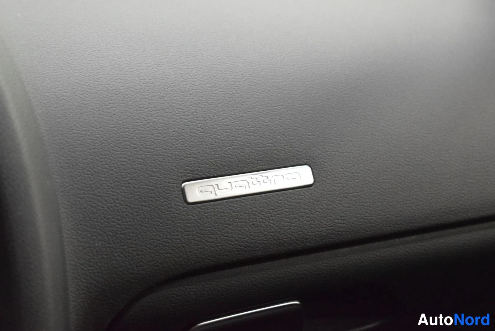 Valkoinen Audi S5 2012, yksityiskohta, kuva 42